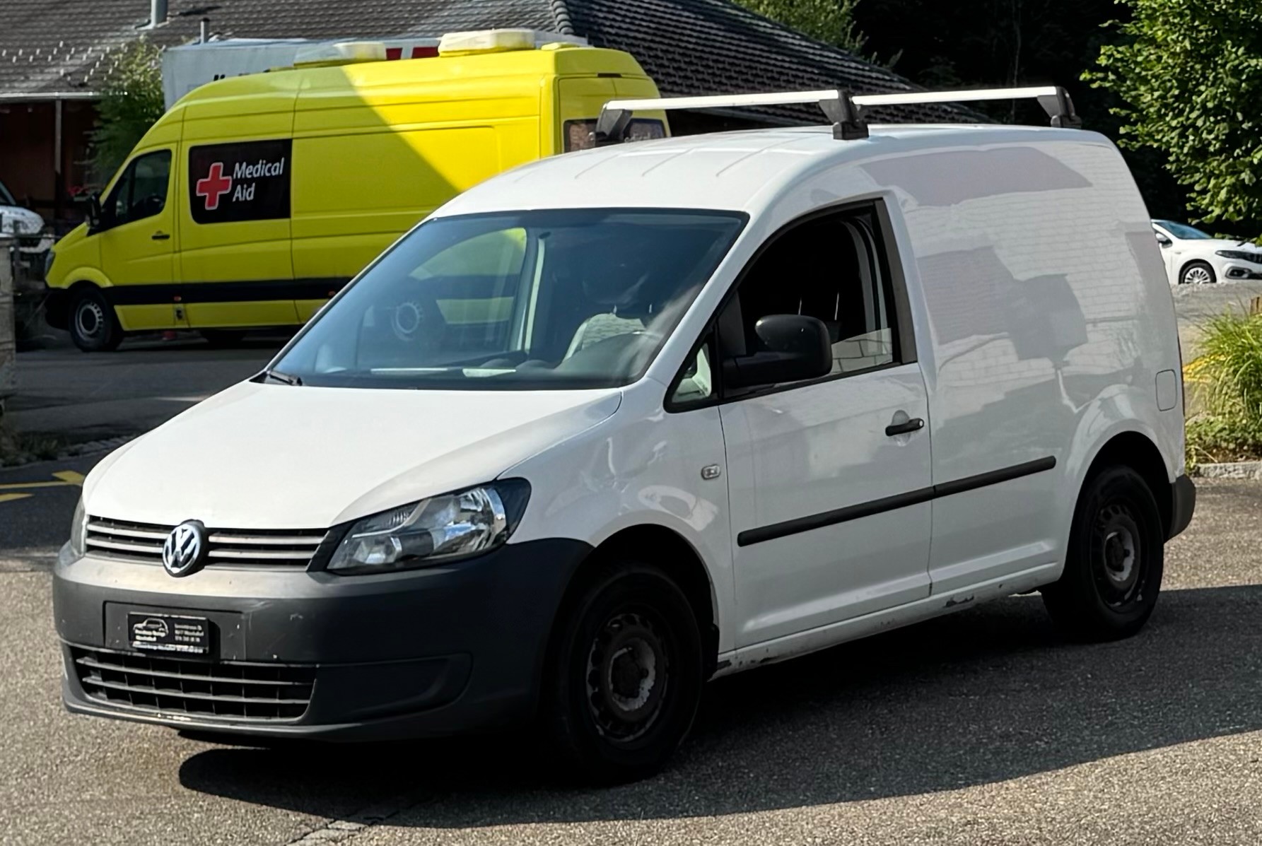 VW Caddy 1.6 TDI BlueMotion Technology-image-1