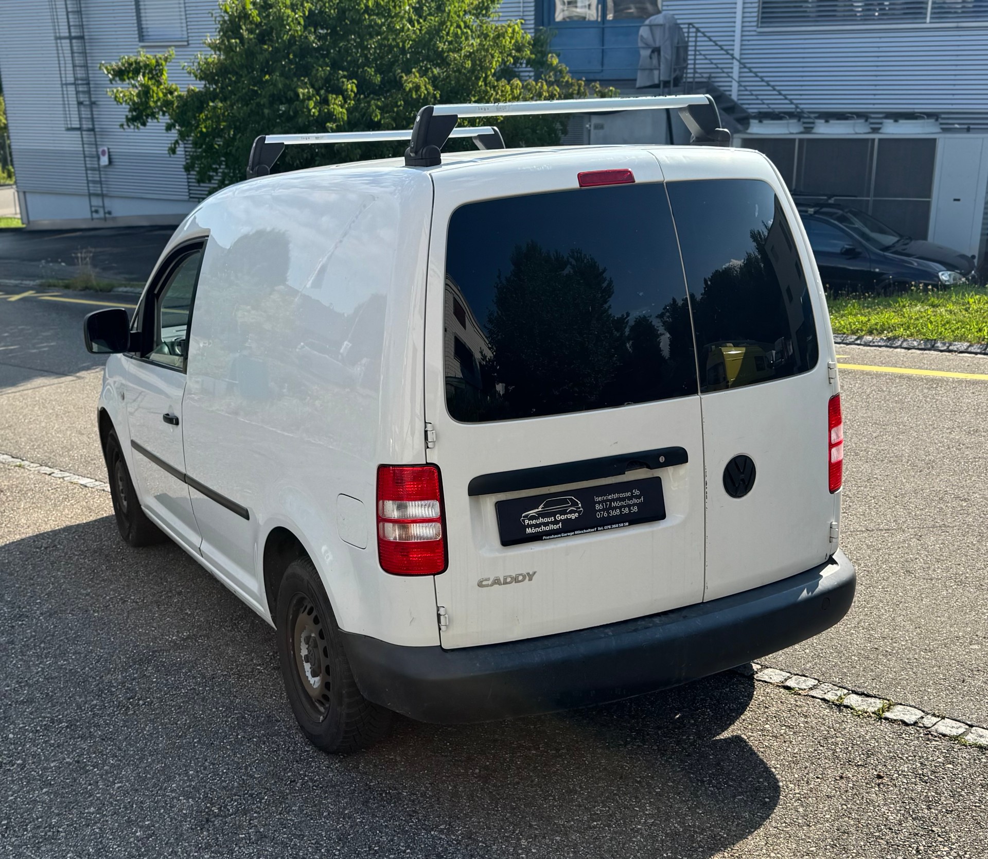 VW Caddy 1.6 TDI BlueMotion Technology-image-3