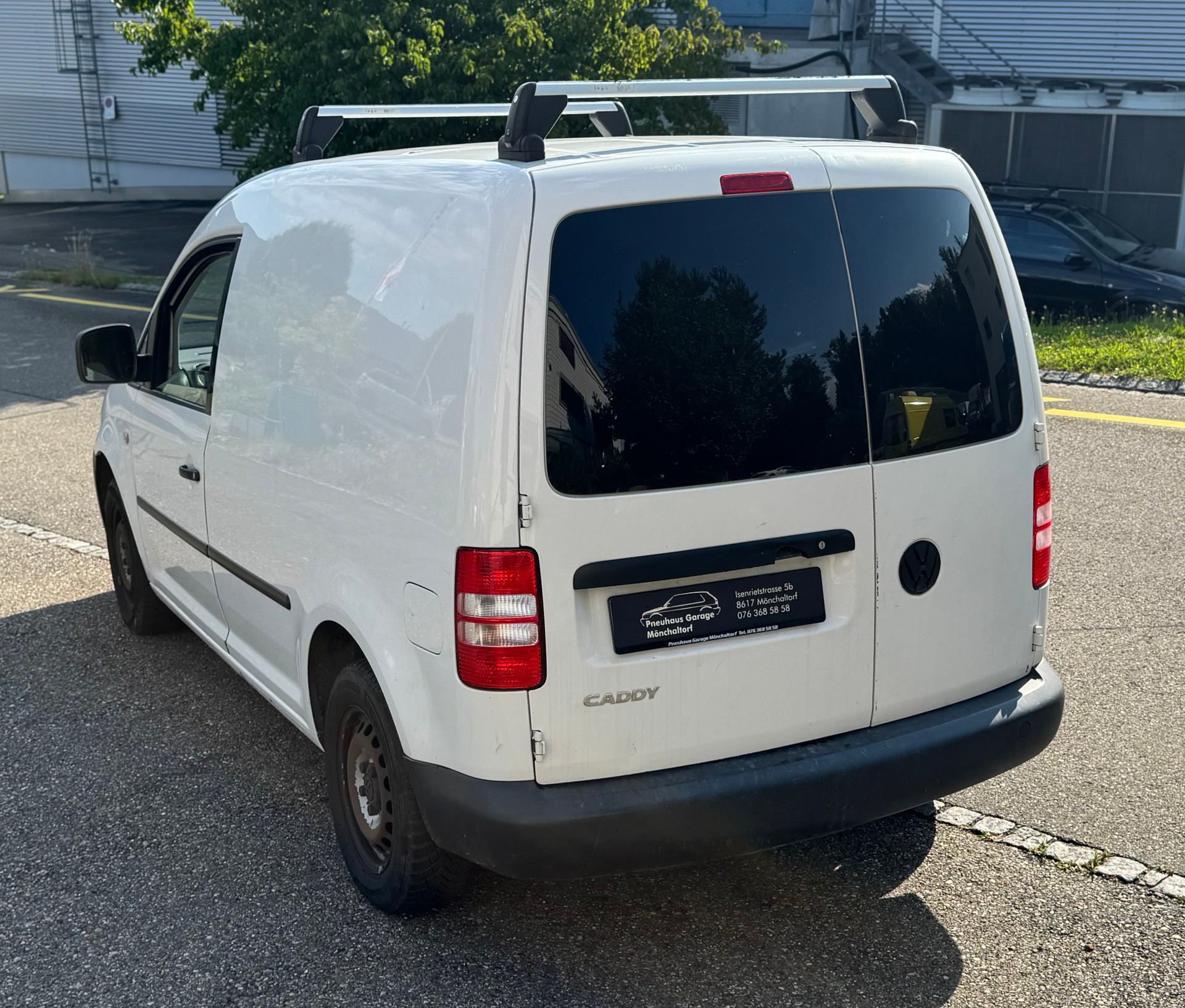 VW Caddy 1.6 TDI BlueMotion Technology-image-4