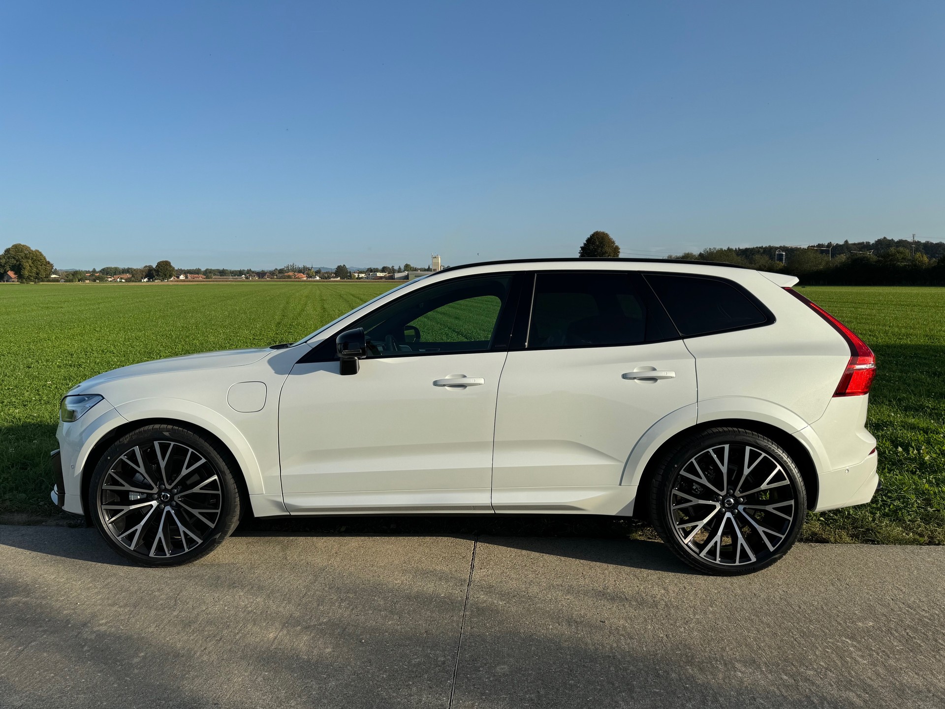 VOLVO **HEICO*** XC60 T8 eAWD PluginHybrid Xcentric Geartronic-image-1