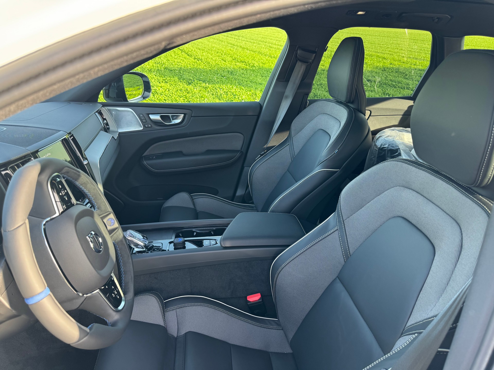 VOLVO **HEICO*** XC60 T8 eAWD PluginHybrid Xcentric Geartronic-image-3