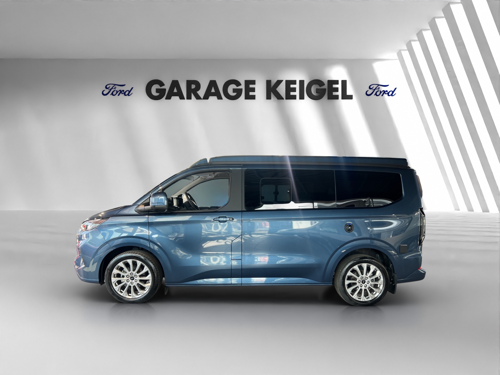 FORD Transit C Nugget 320 L1 2.0 EcoBlue 150 Titanium-image-1