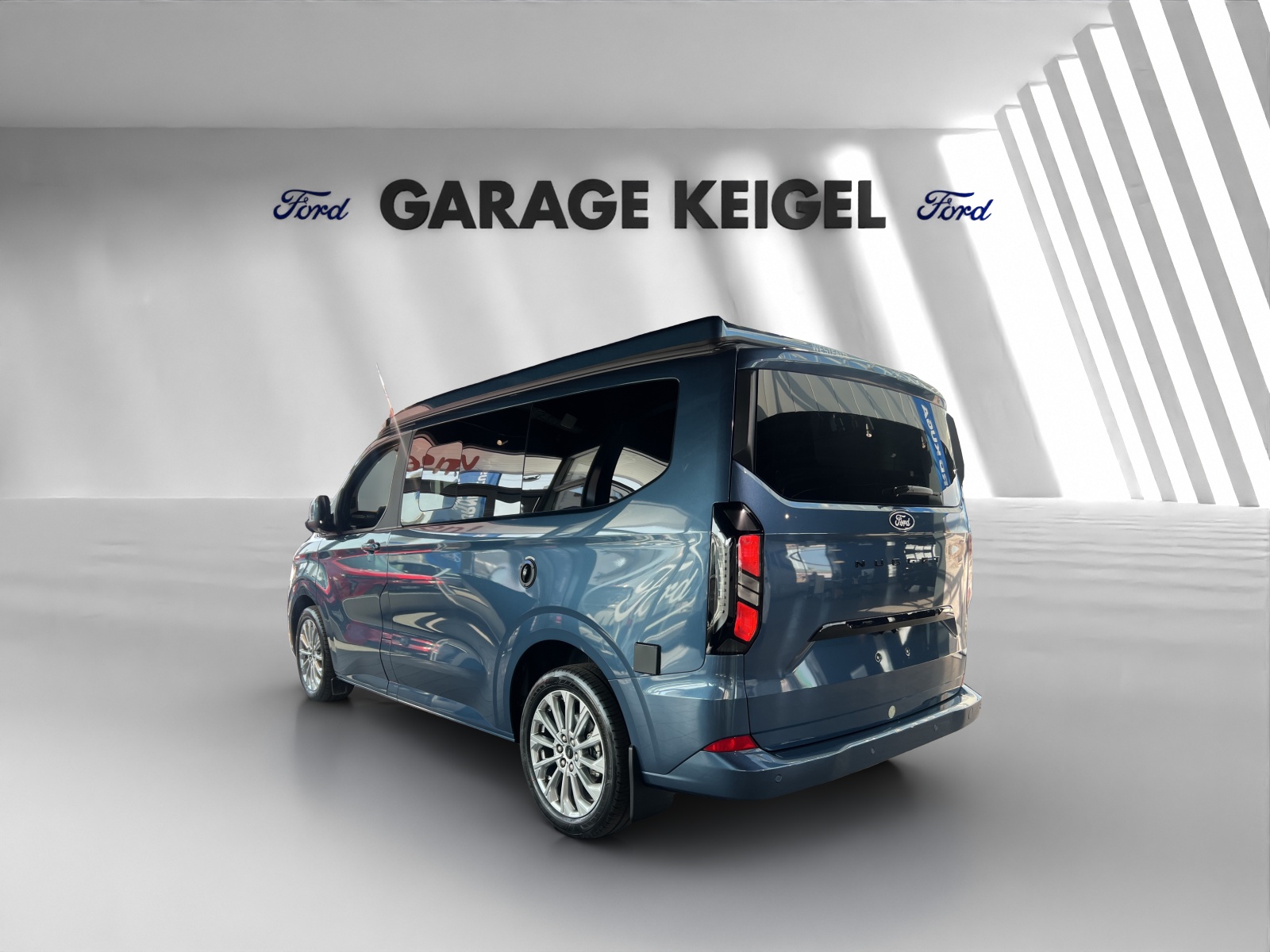 FORD Transit C Nugget 320 L1 2.0 EcoBlue 150 Titanium-image-2