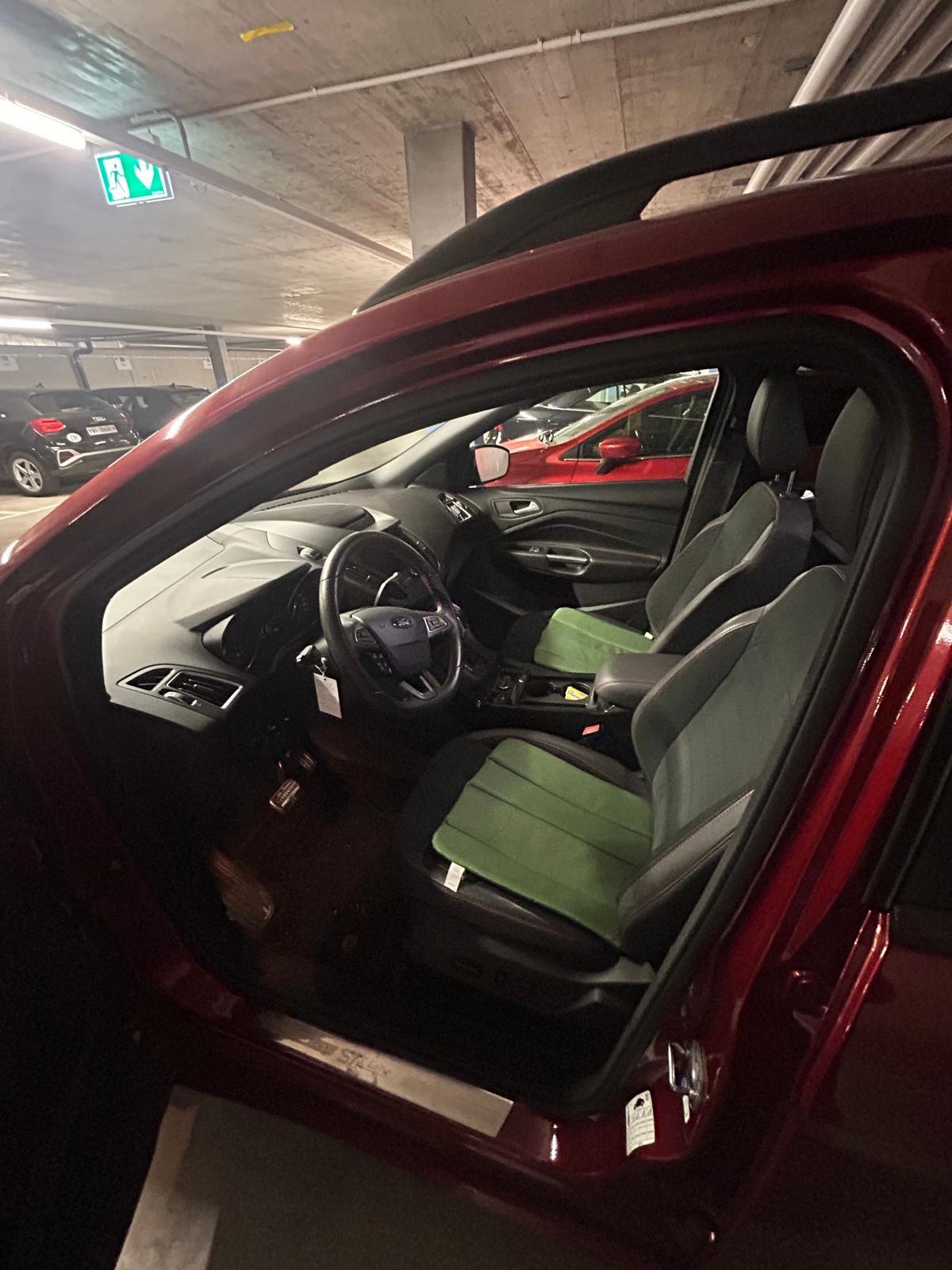 FORD Kuga 2.0 TDCi ST Line High 4WD PowerShift-image-3