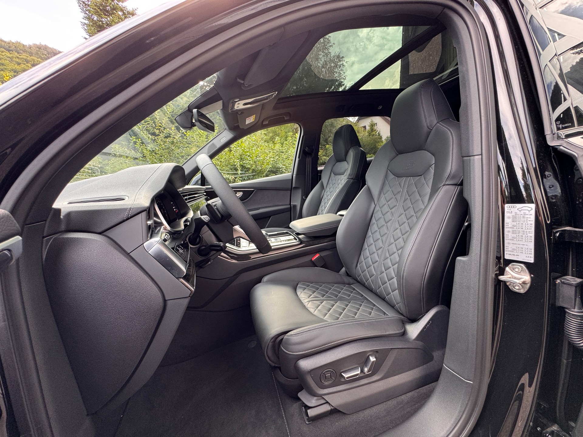 AUDI Q7 50 TDI S-Line quattro-image-5