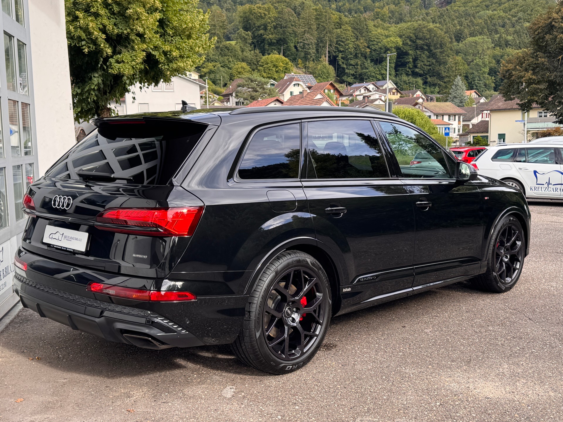 AUDI Q7 50 TDI S-Line quattro-image-3