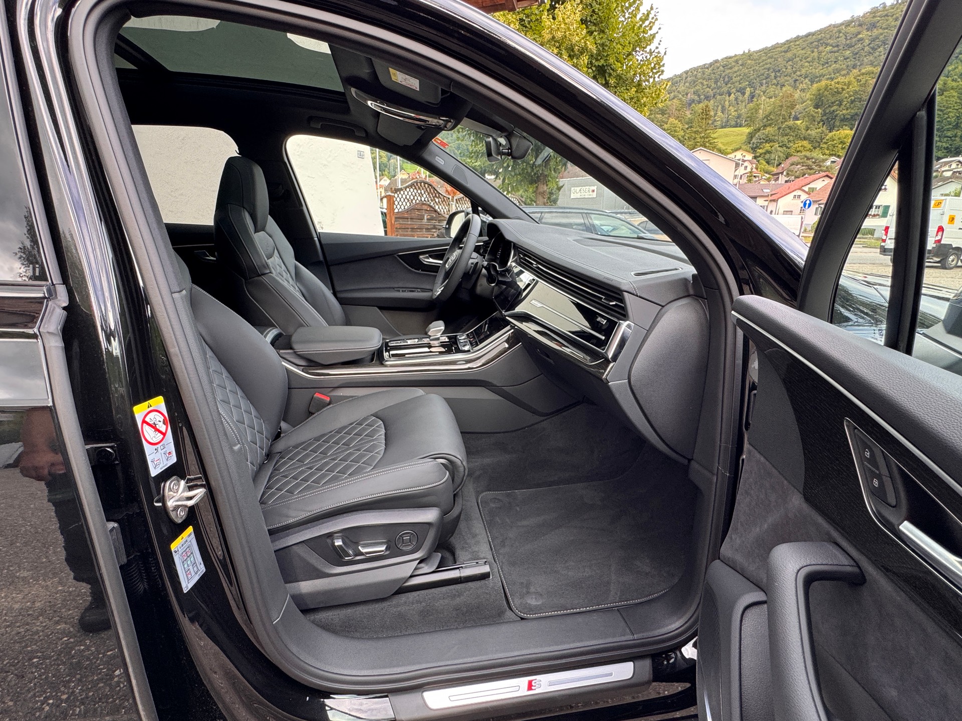 AUDI Q7 50 TDI S-Line quattro-image-8