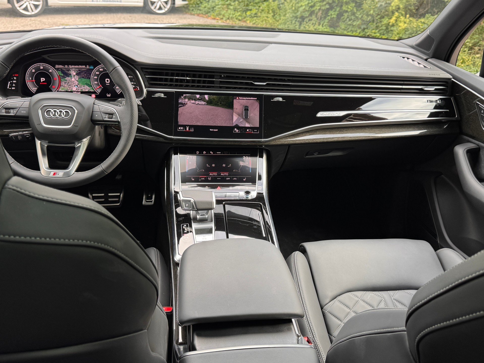 AUDI Q7 50 TDI S-Line quattro-image-9