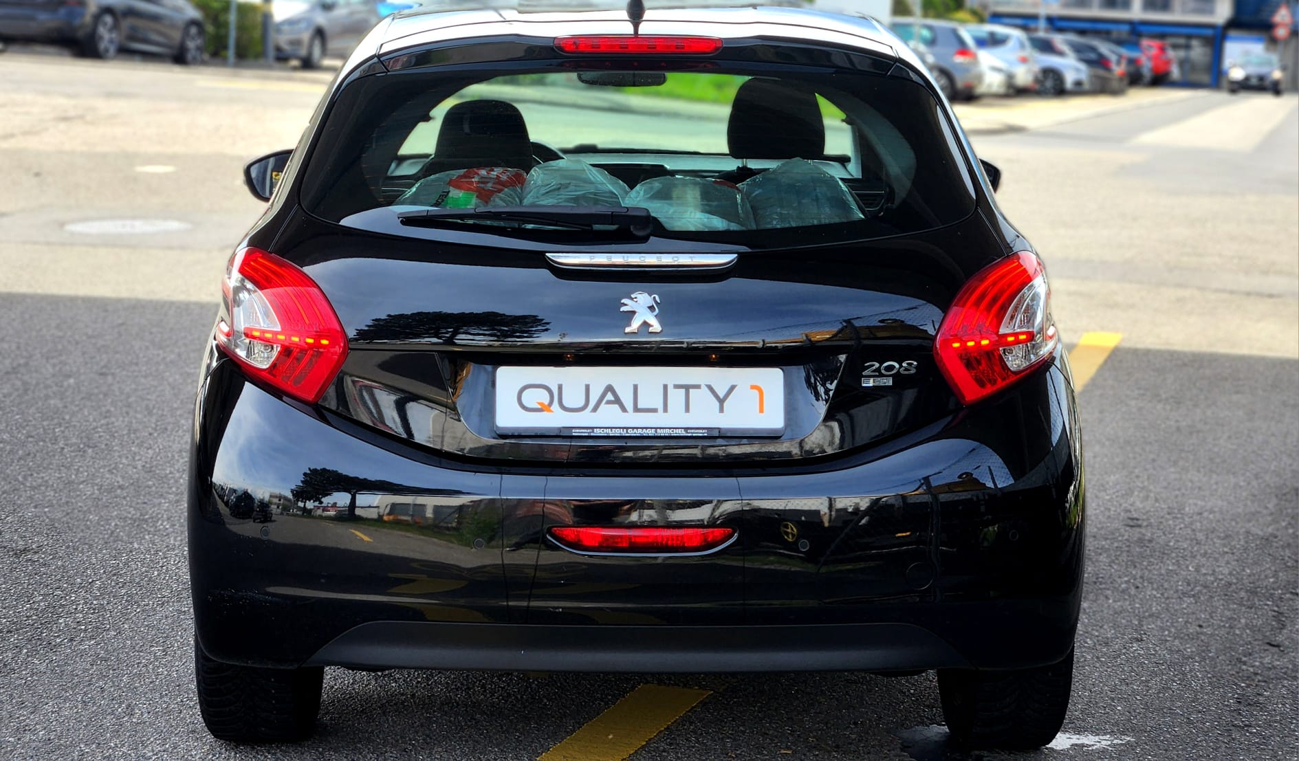 PEUGEOT 208 1.6 e-HDI Allure-image-4