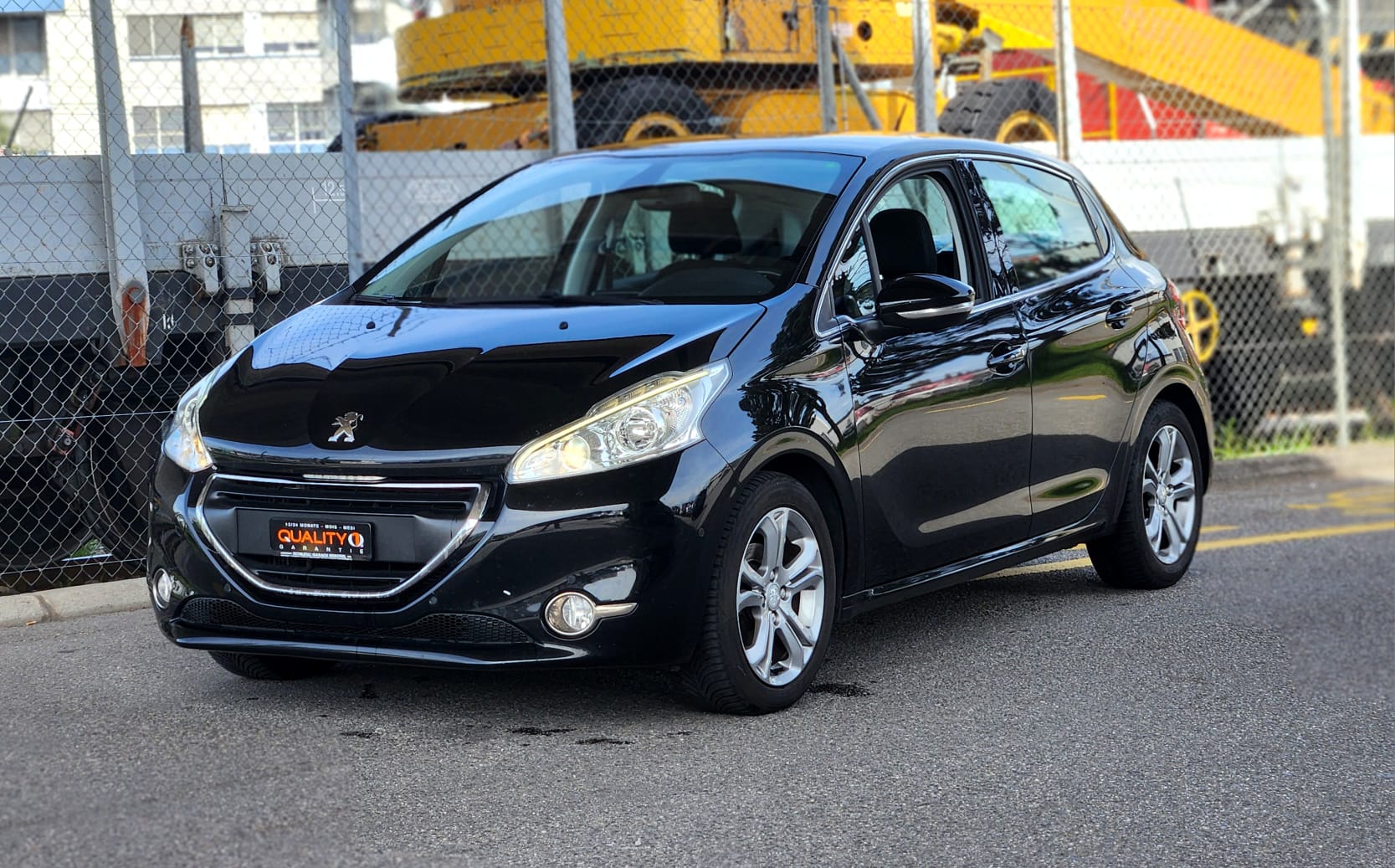 PEUGEOT 208 1.6 e-HDI Allure-image-2