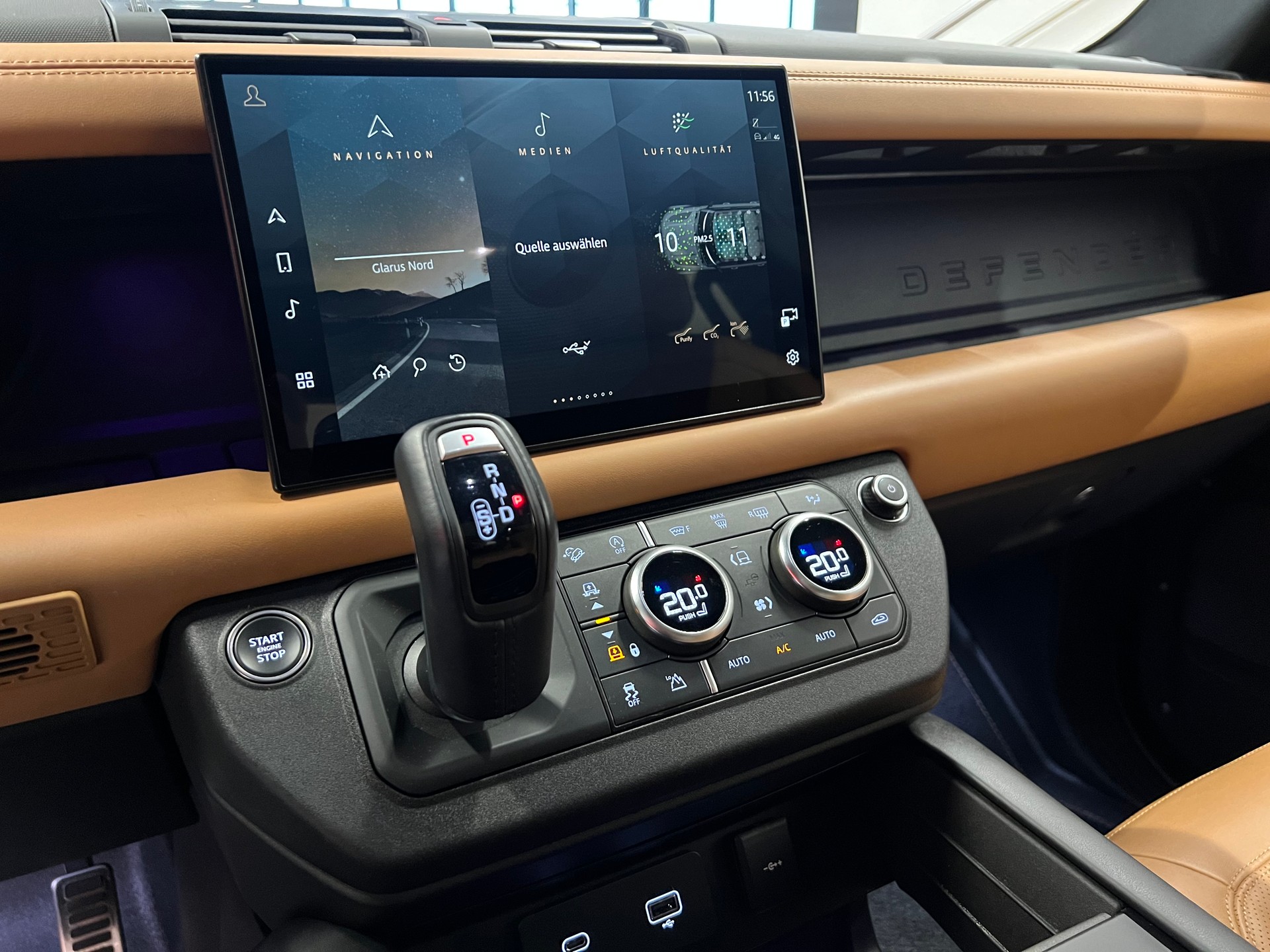 LAND ROVER Defender 110 525 V8 5.0 AT8-image-24