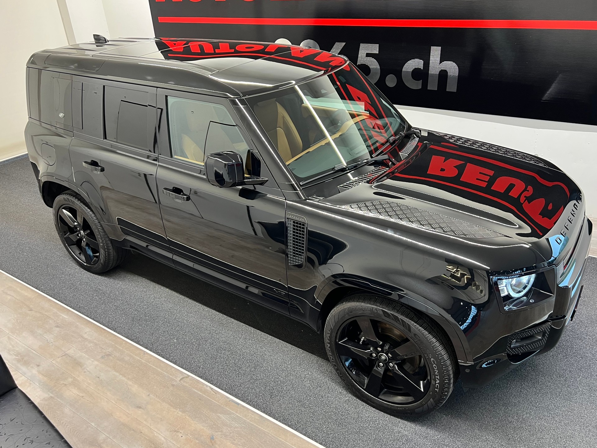 LAND ROVER Defender 110 525 V8 5.0 AT8-image-4