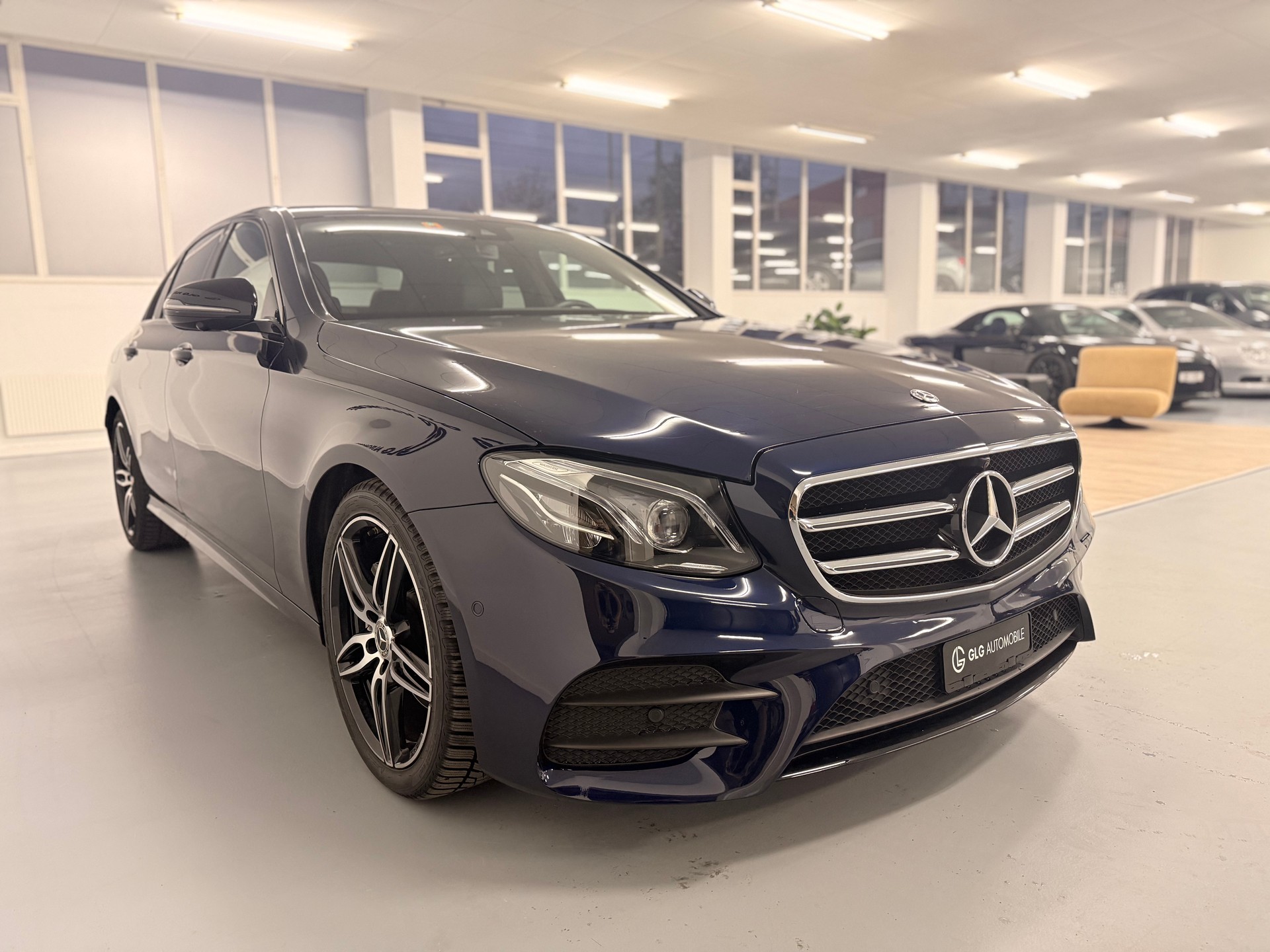MERCEDES-BENZ E 200 d AMG Line 9G-Tronic-showroom-element-1