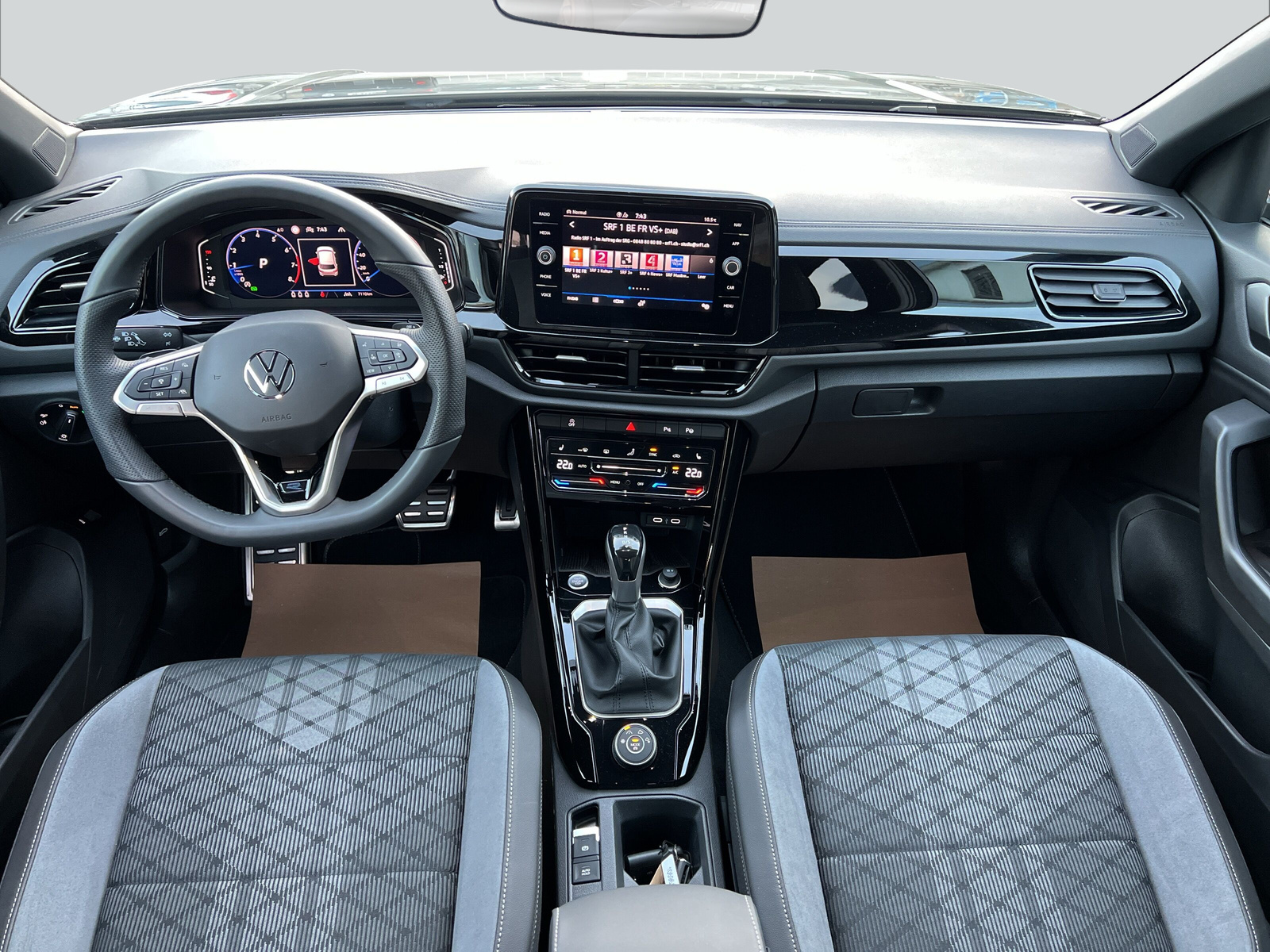 VW T-Roc 2.0 TSI R-Line DSG 4Motion-image-11