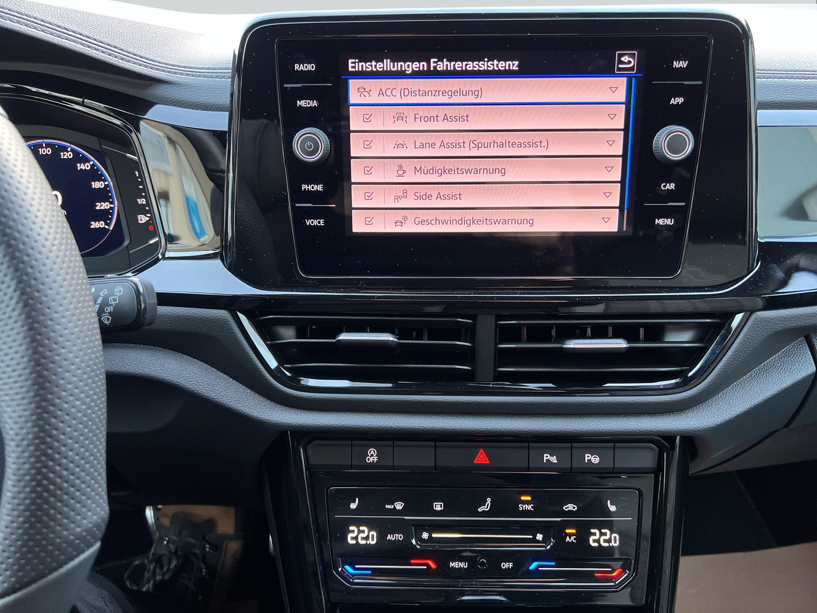 VW T-Roc 2.0 TSI R-Line DSG 4Motion-image-15