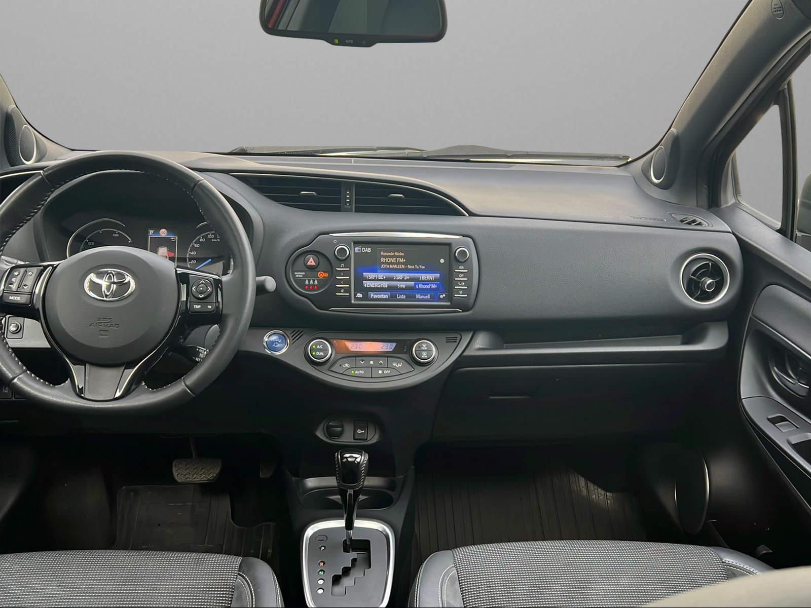 TOYOTA Yaris 1.5 VVT-i HSD Premium-image-5