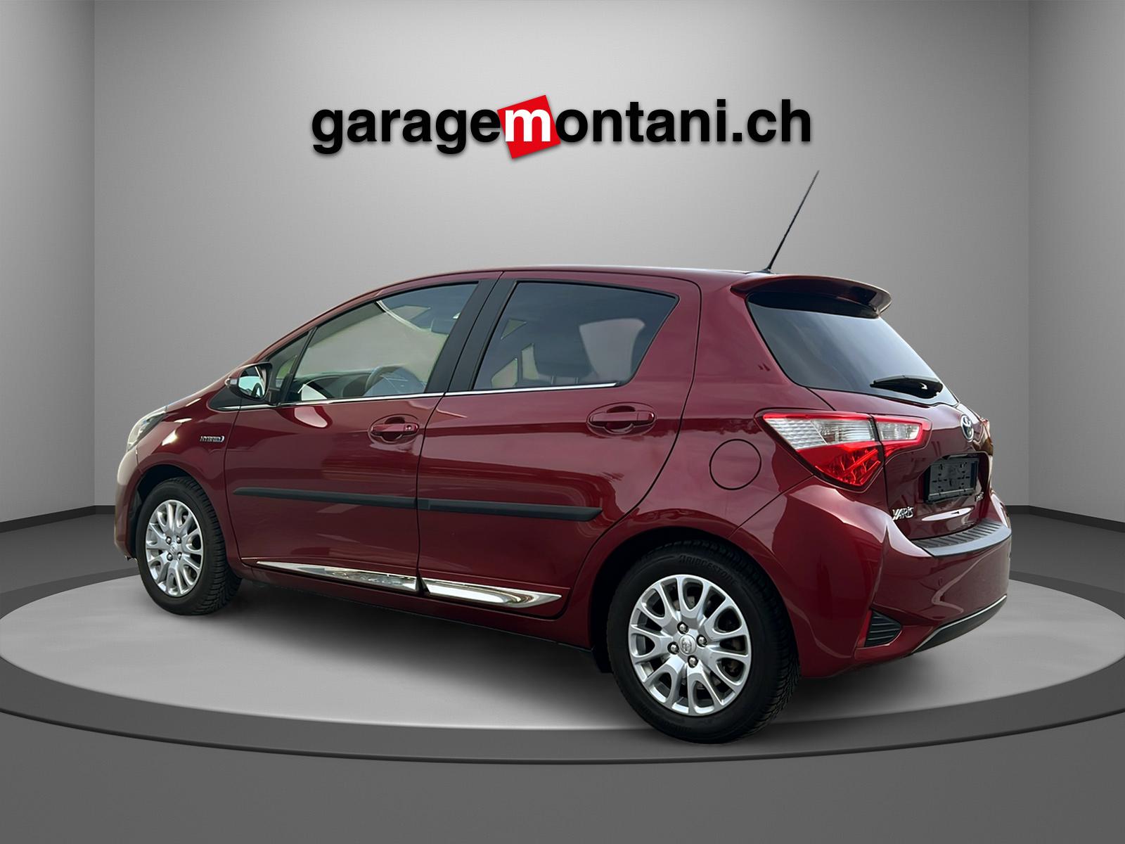 TOYOTA Yaris 1.5 VVT-i HSD Premium-image-3