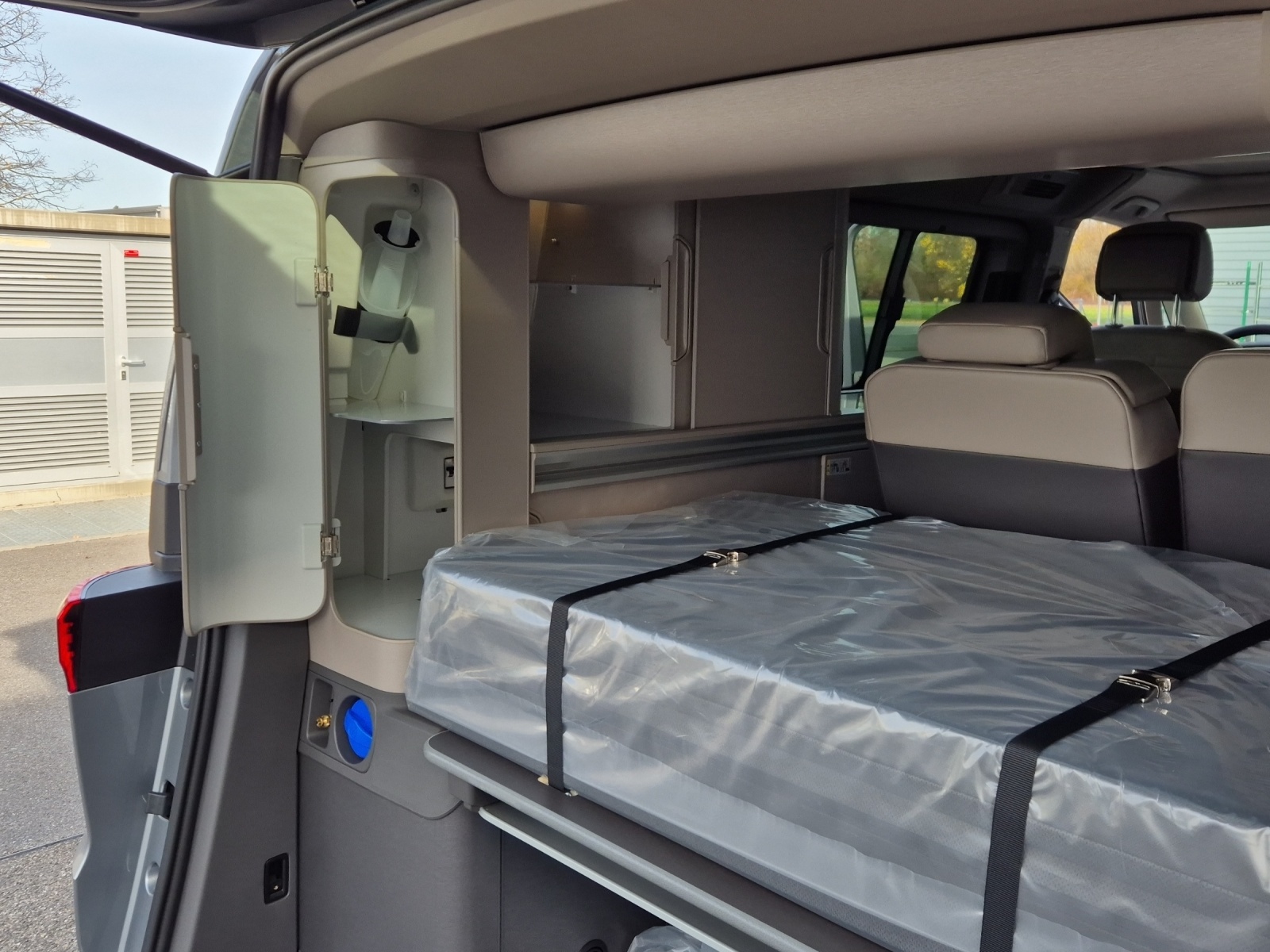 VW VW NewCalifornia Ocean Liberty-image-11