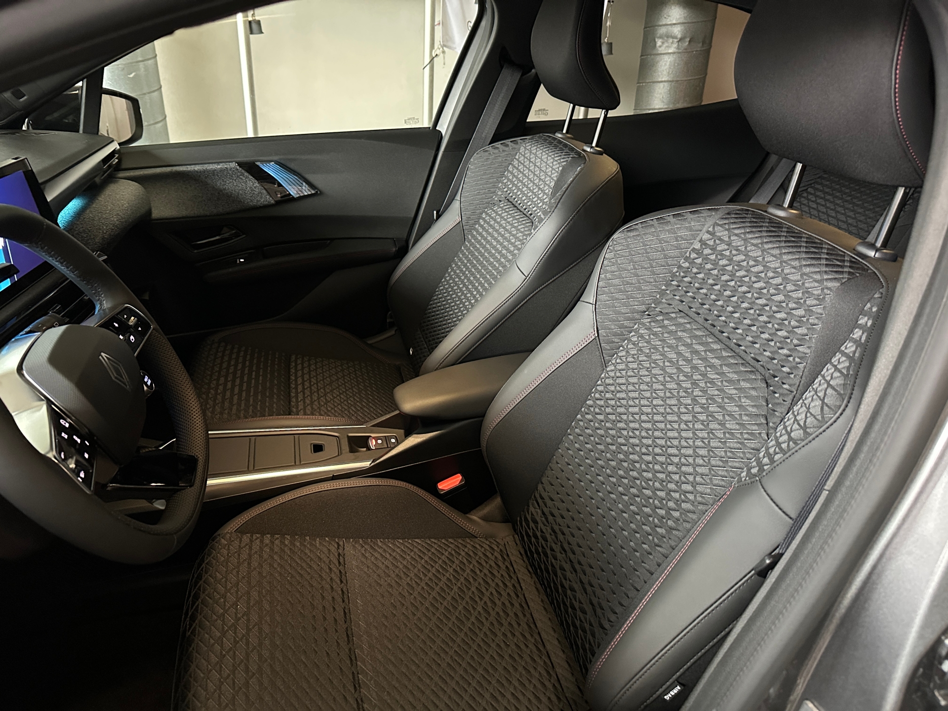 RENAULT Clio 1.8 E-Tech techno-image-8