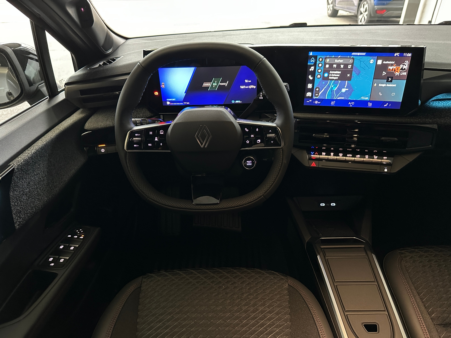 RENAULT Clio 1.8 E-Tech techno-image-9