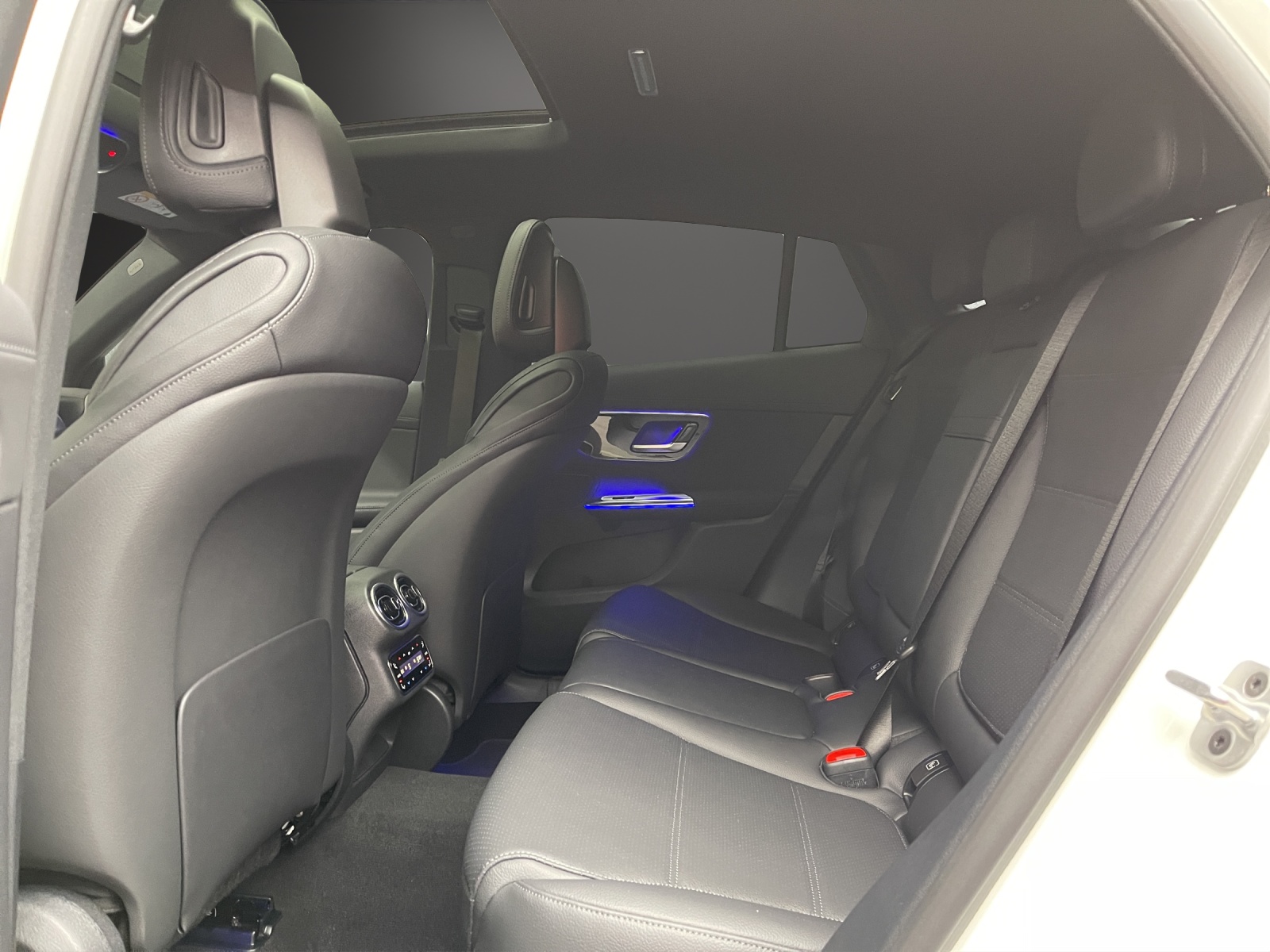 MERCEDES-BENZ GLC 300 de 4MATIC Coupé with EQ Hybrid-image-9