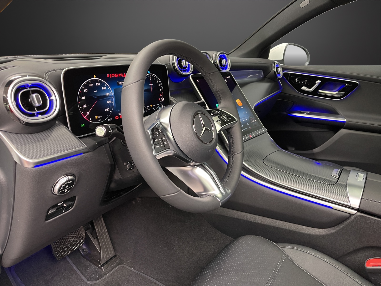 MERCEDES-BENZ GLC 300 de 4MATIC Coupé with EQ Hybrid-image-7