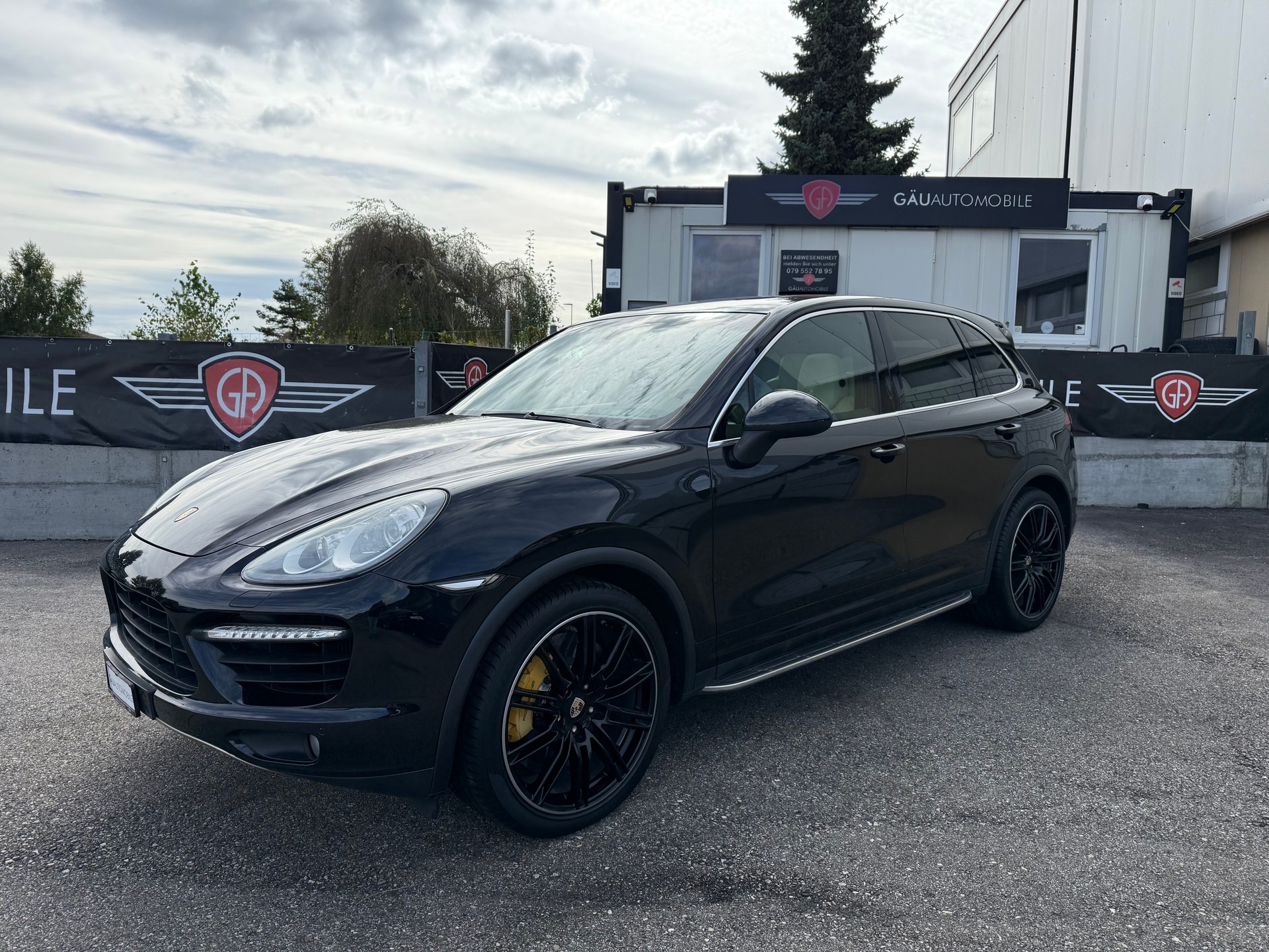 PORSCHE Cayenne Turbo 4.8 V8 500PS