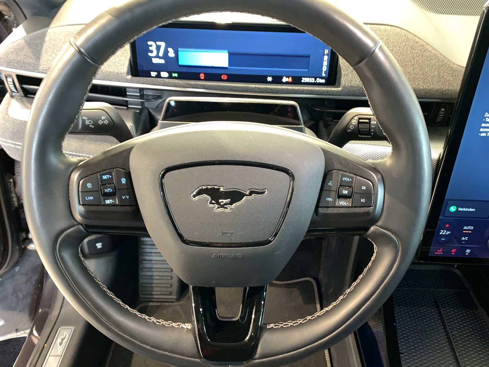 FORD Mustang Mach-E Extended GT AWD-image-8