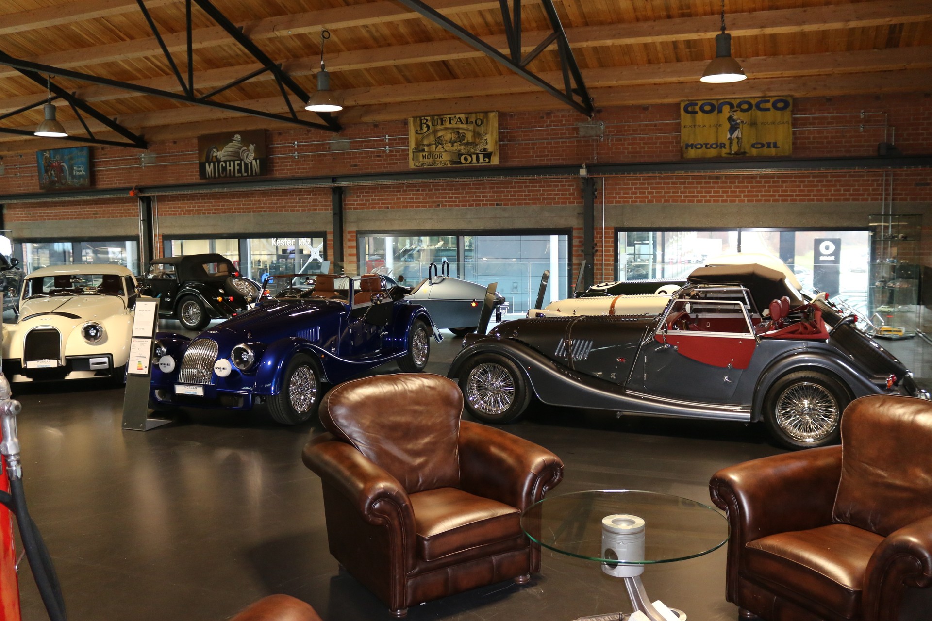 MORGAN Plus 4 2.0 Swiss Pack-image-10