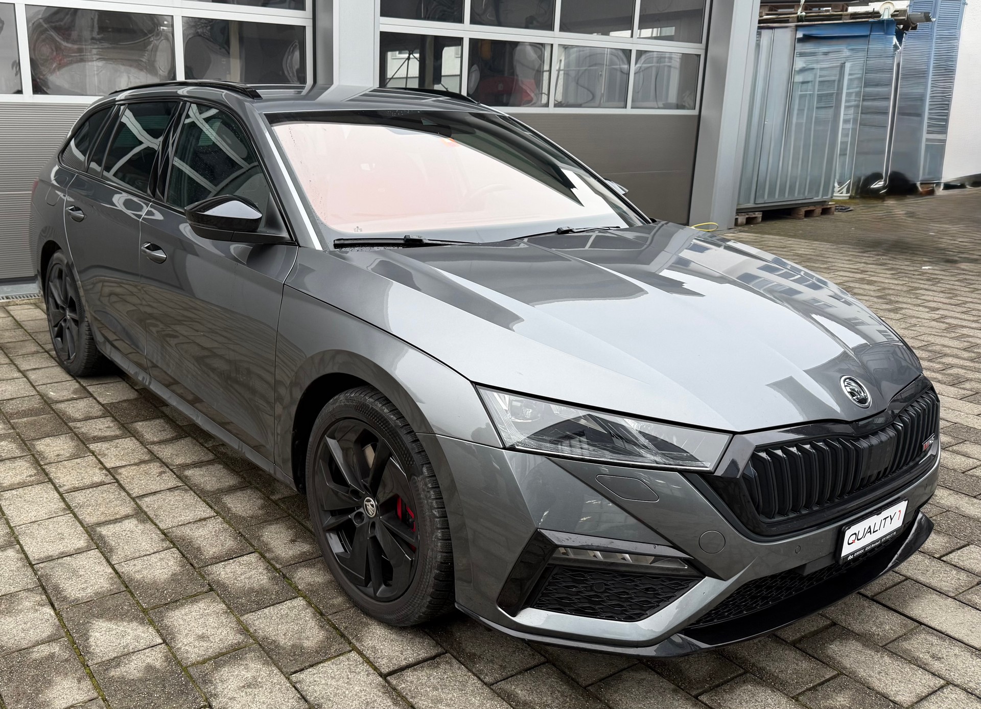 SKODA Octavia Combi 2.0 TSI DSG RS-image-1