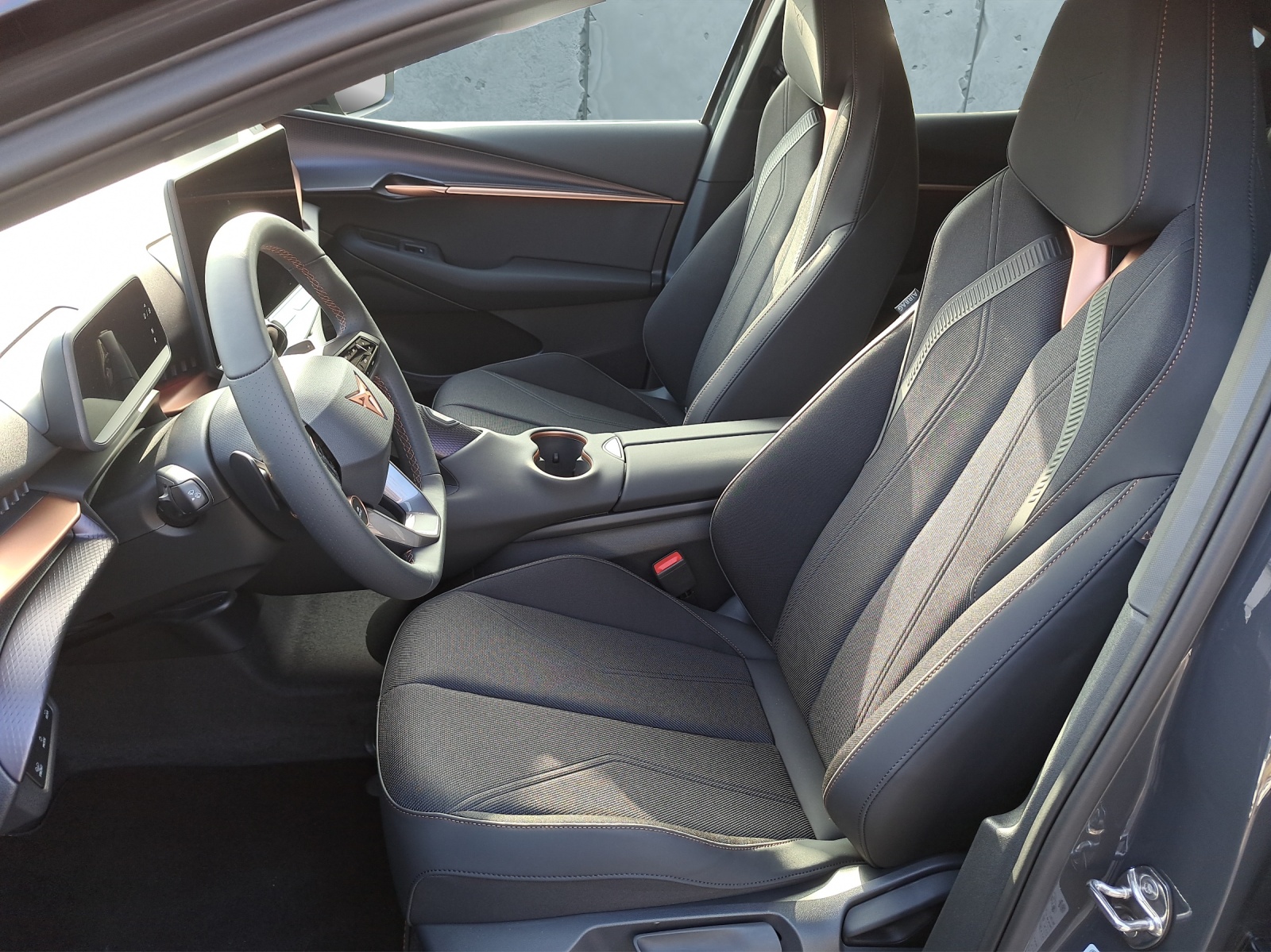 CUPRA Tavascan 77 kWh Edge 4D-image-9