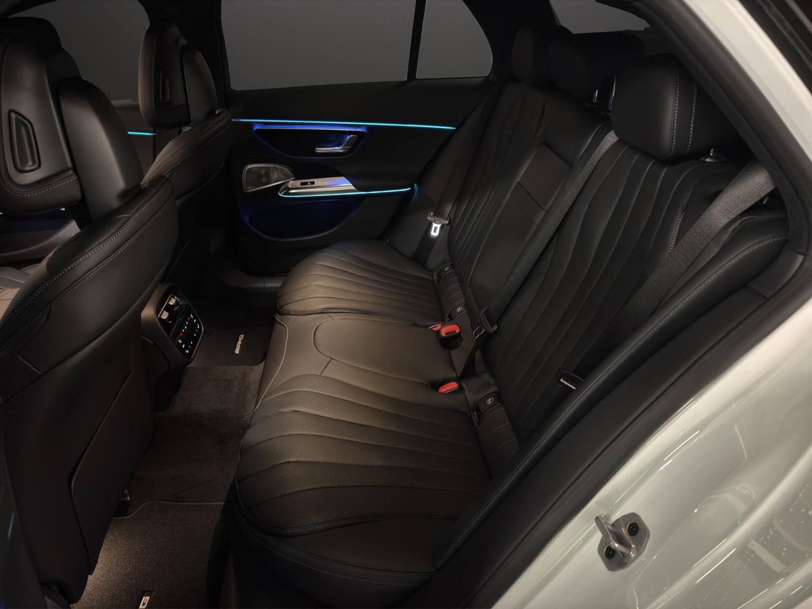 MERCEDES-BENZ E 450 d T 4Matic 9G-Tronic-image-12