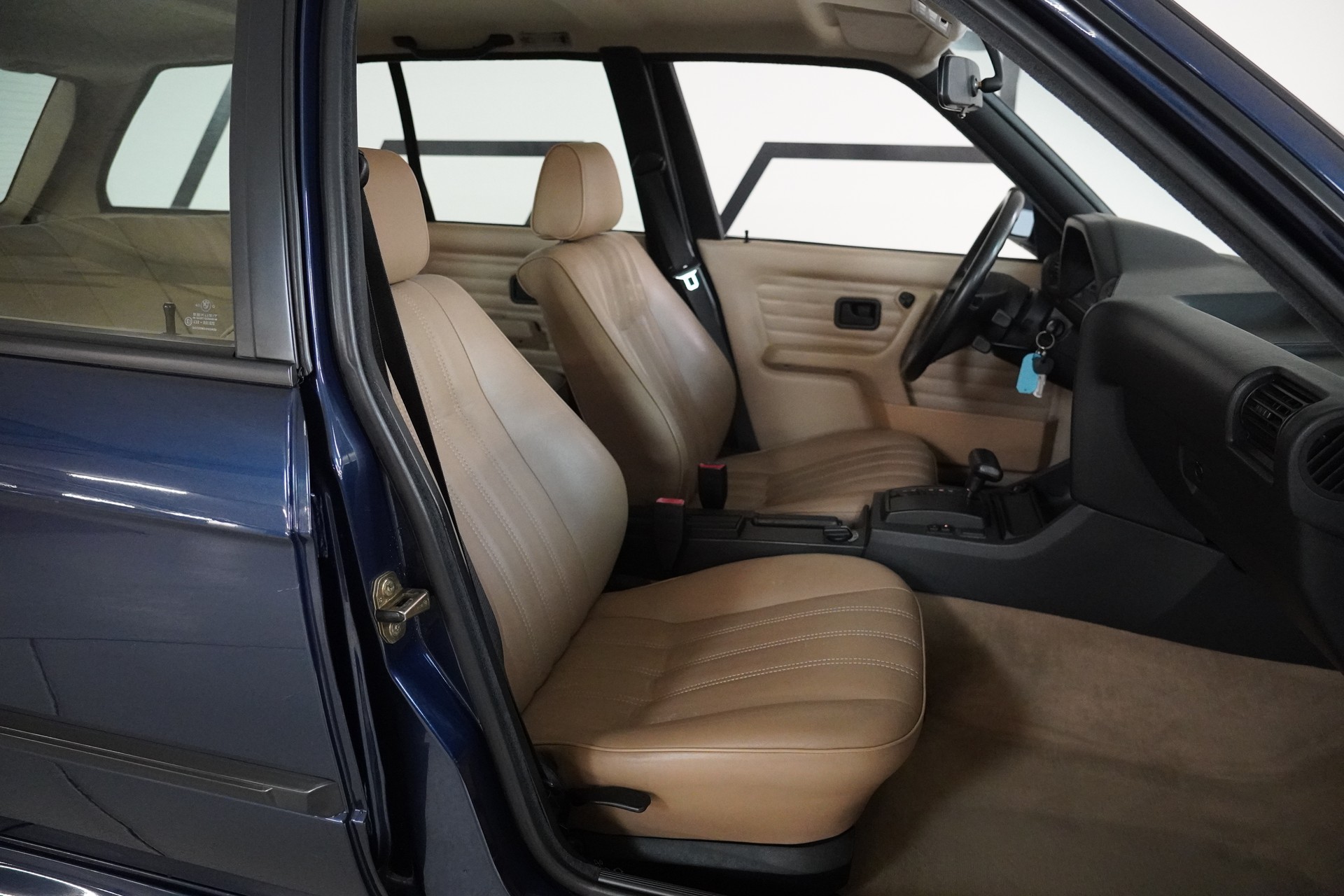 BMW 325iX A Touring-image-14
