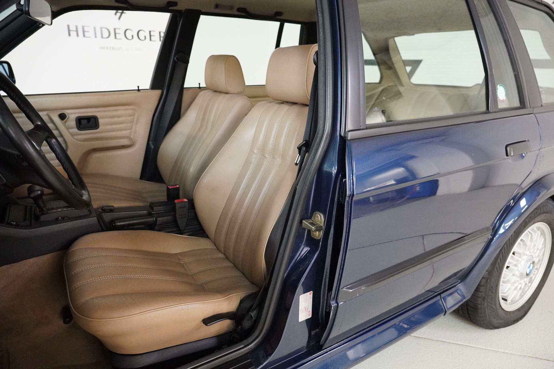 BMW 325iX A Touring-image-11