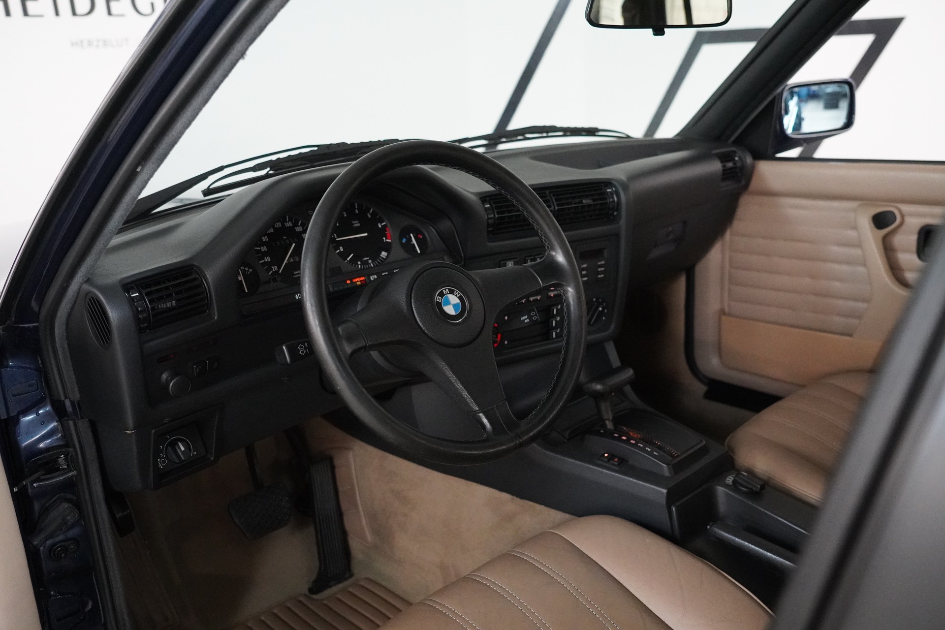 BMW 325iX A Touring-image-23
