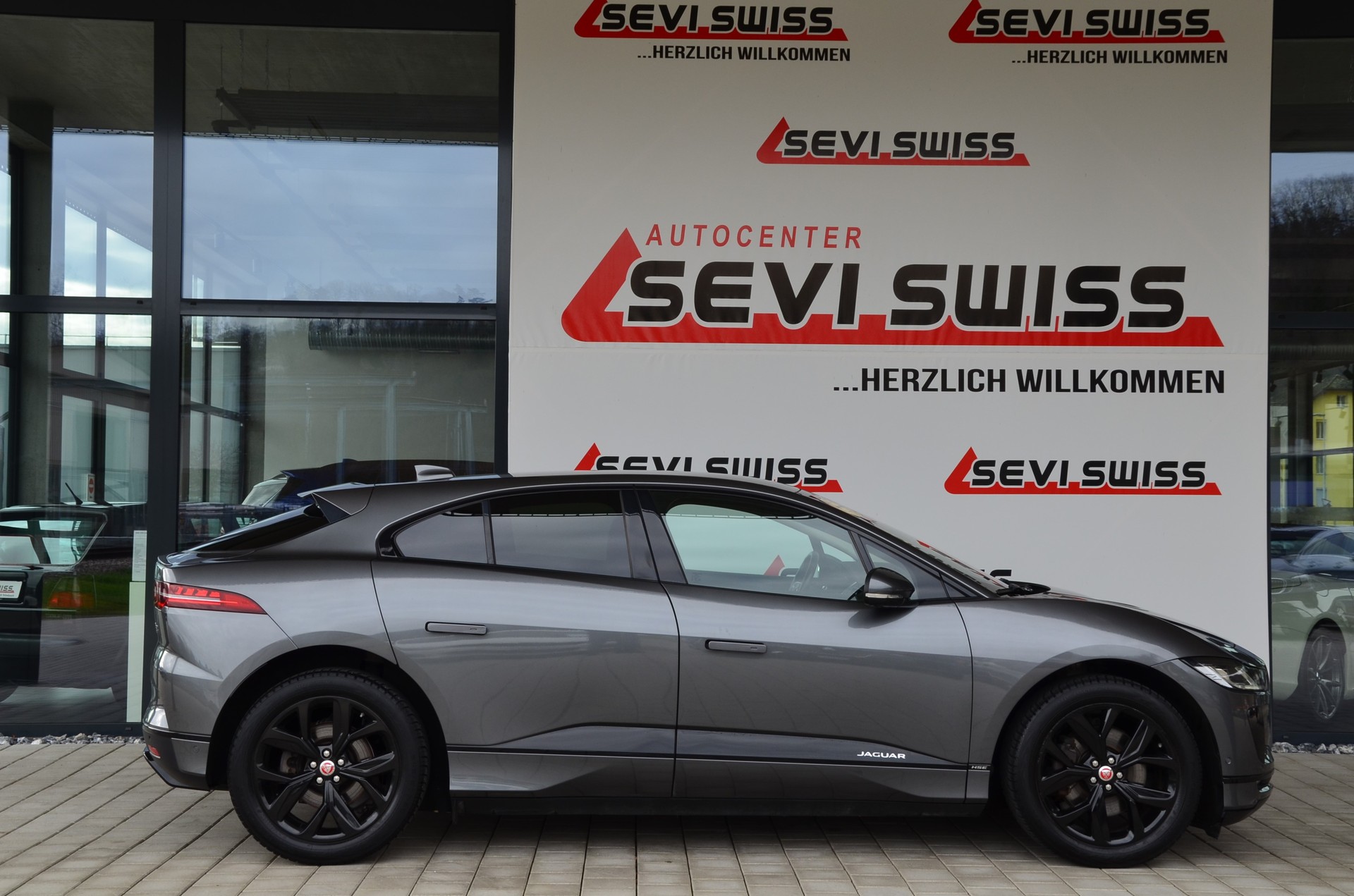 JAGUAR I-Pace EV400 HSE AWD*Frisch ab MFK,1 Jahr oder 20'000km Garantie*-image-1