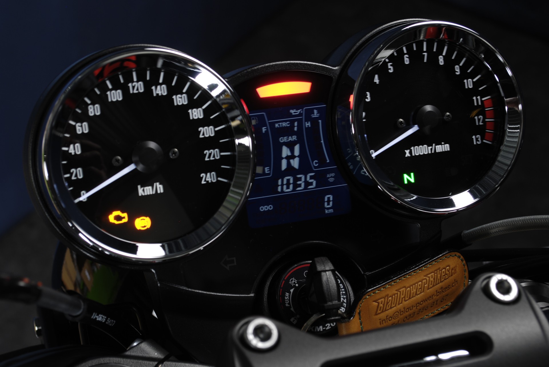 KAWASAKI Z 900 RS SE MY26-image-14