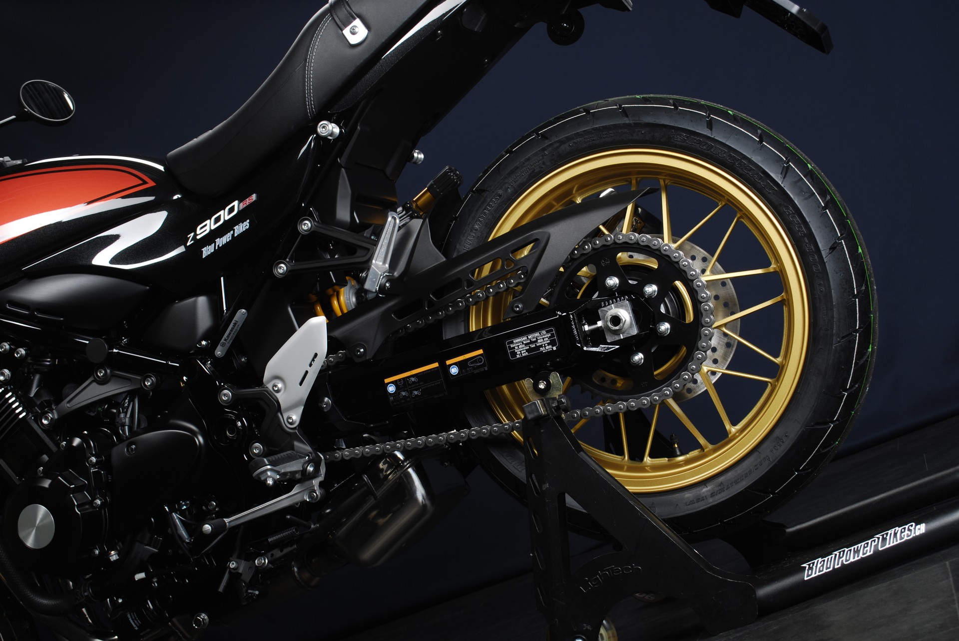 KAWASAKI Z 900 RS SE MY26-image-12