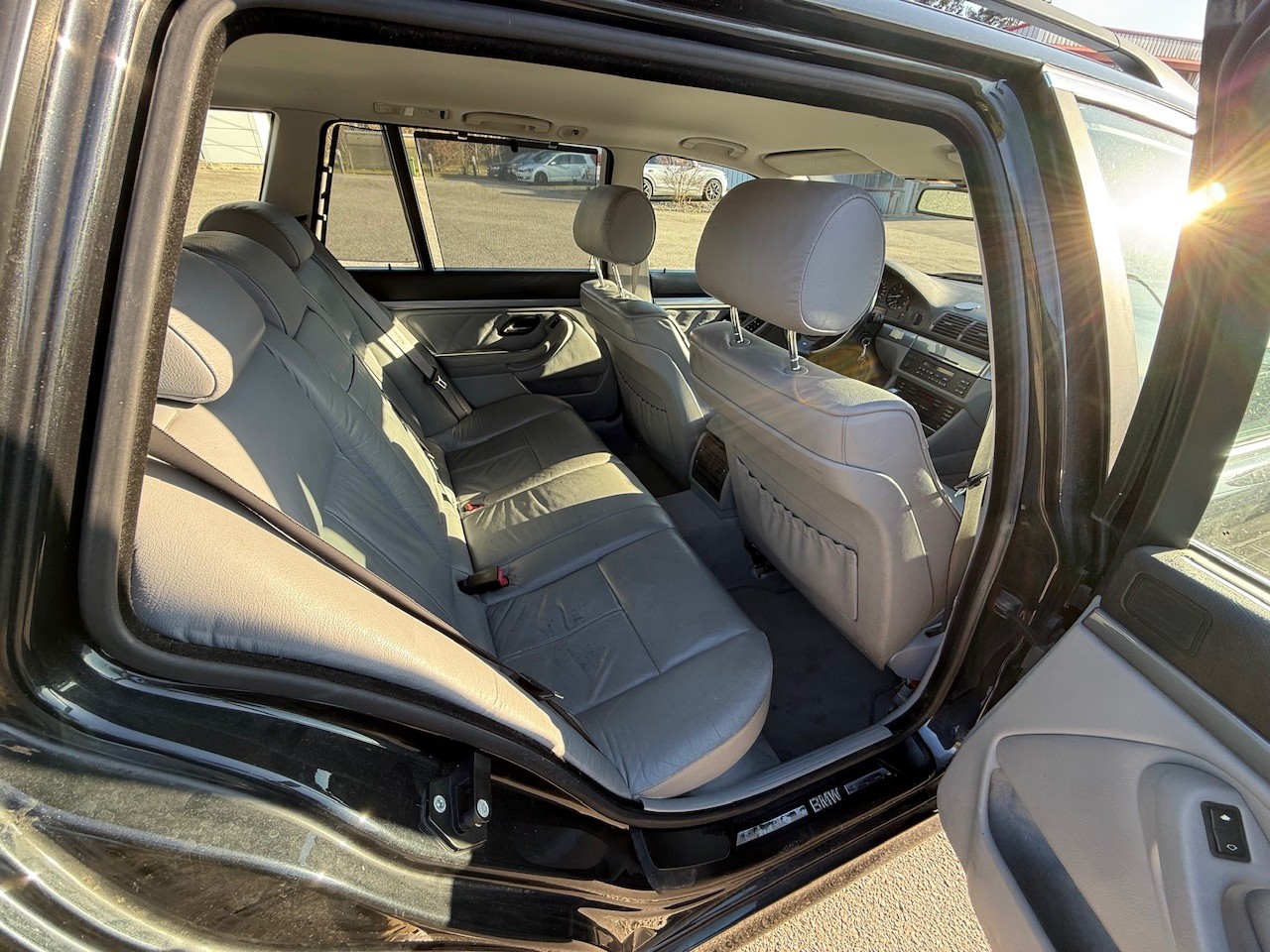 BMW 525i Touring-image-7