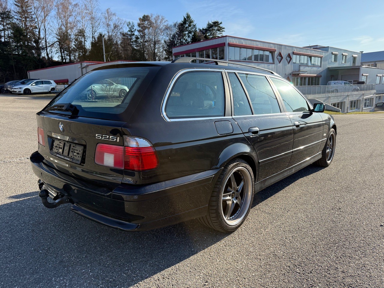 BMW 525i Touring-image-5