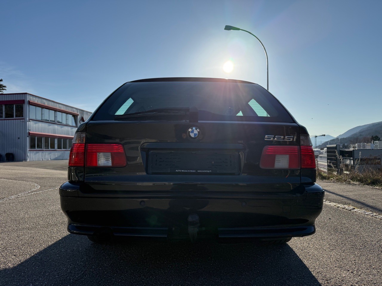 BMW 525i Touring-image-4
