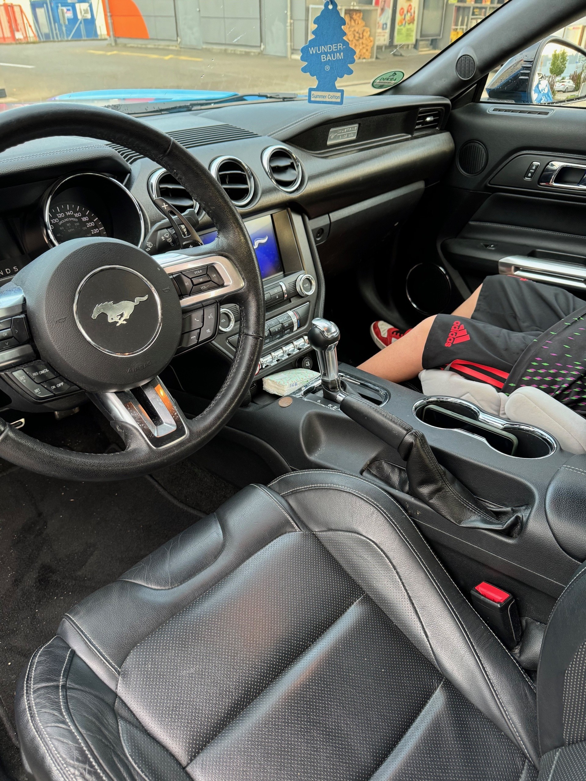 FORD Mustang Fastback 5.0 V8 GT Automat-image-3