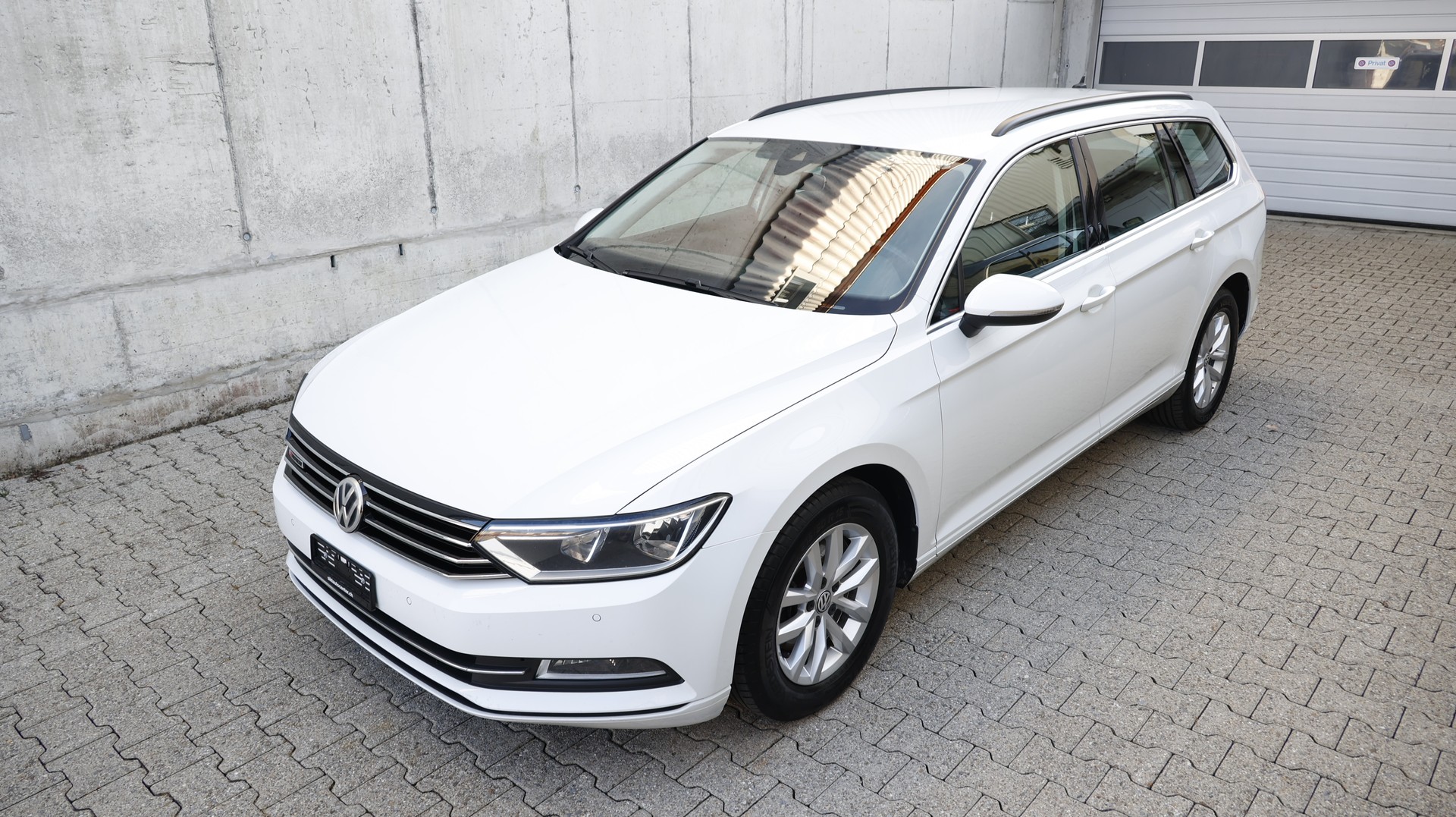 VW Passat Variant 2.0 TDI BMT Comfortline DSG 4Motion-image-8