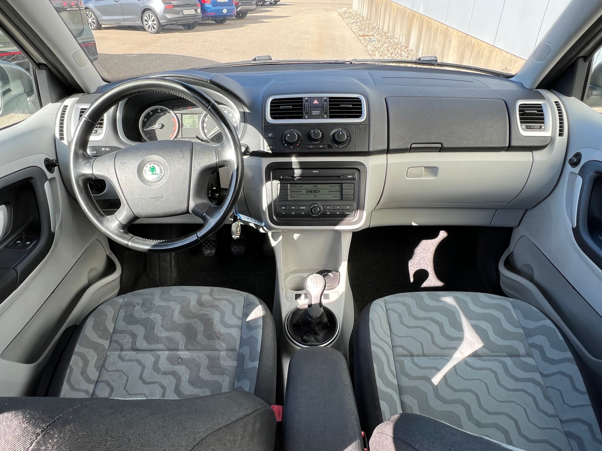 SKODA Fabia 1.4 Ambiente-image-9