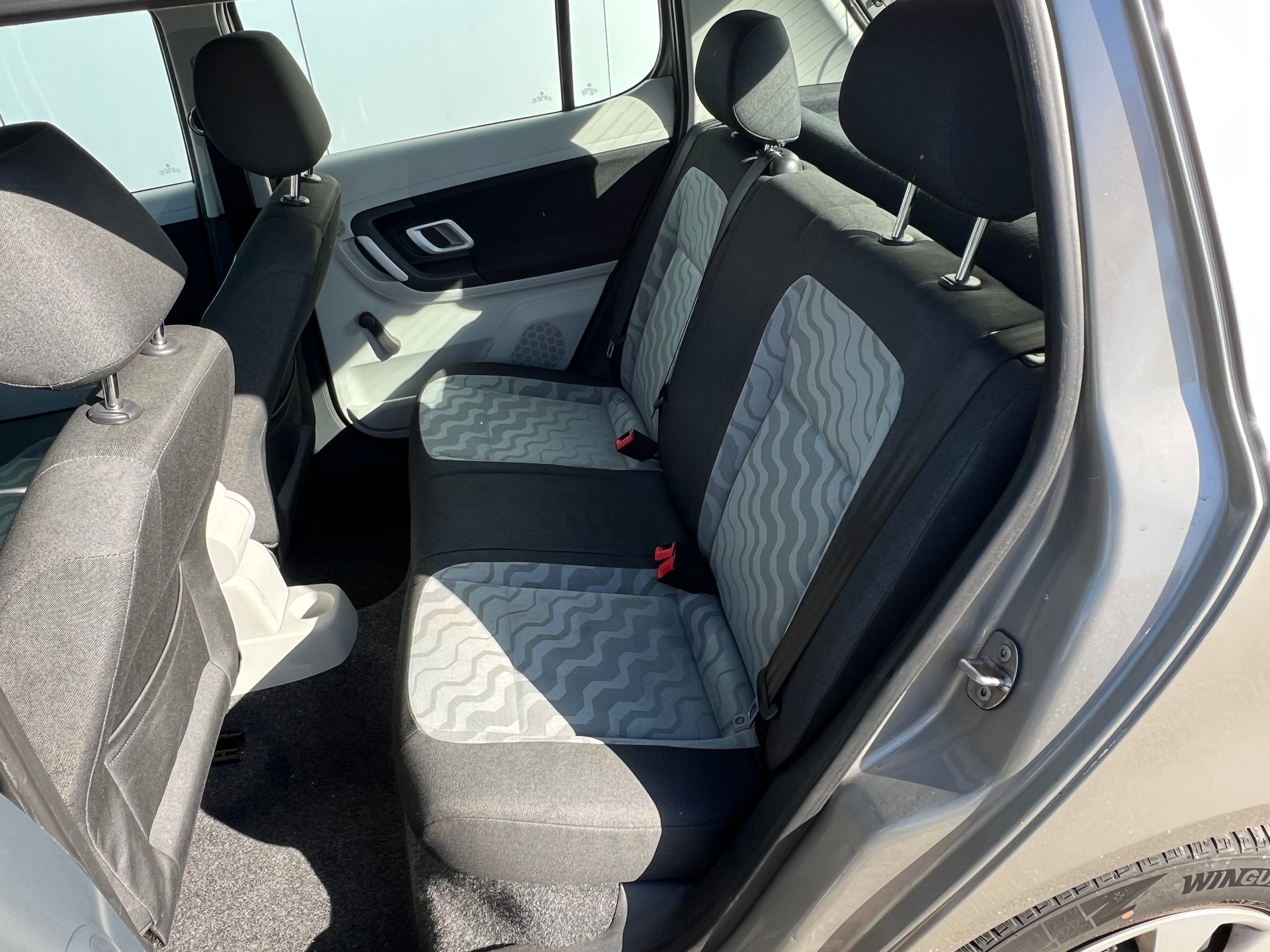 SKODA Fabia 1.4 Ambiente-image-7