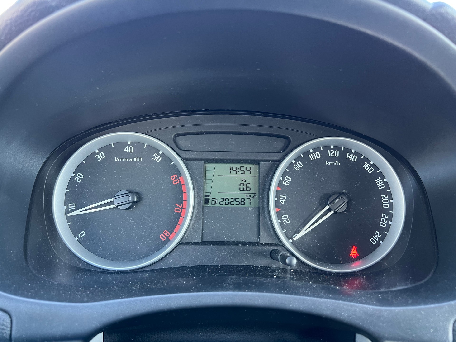 SKODA Fabia 1.4 Ambiente-image-11