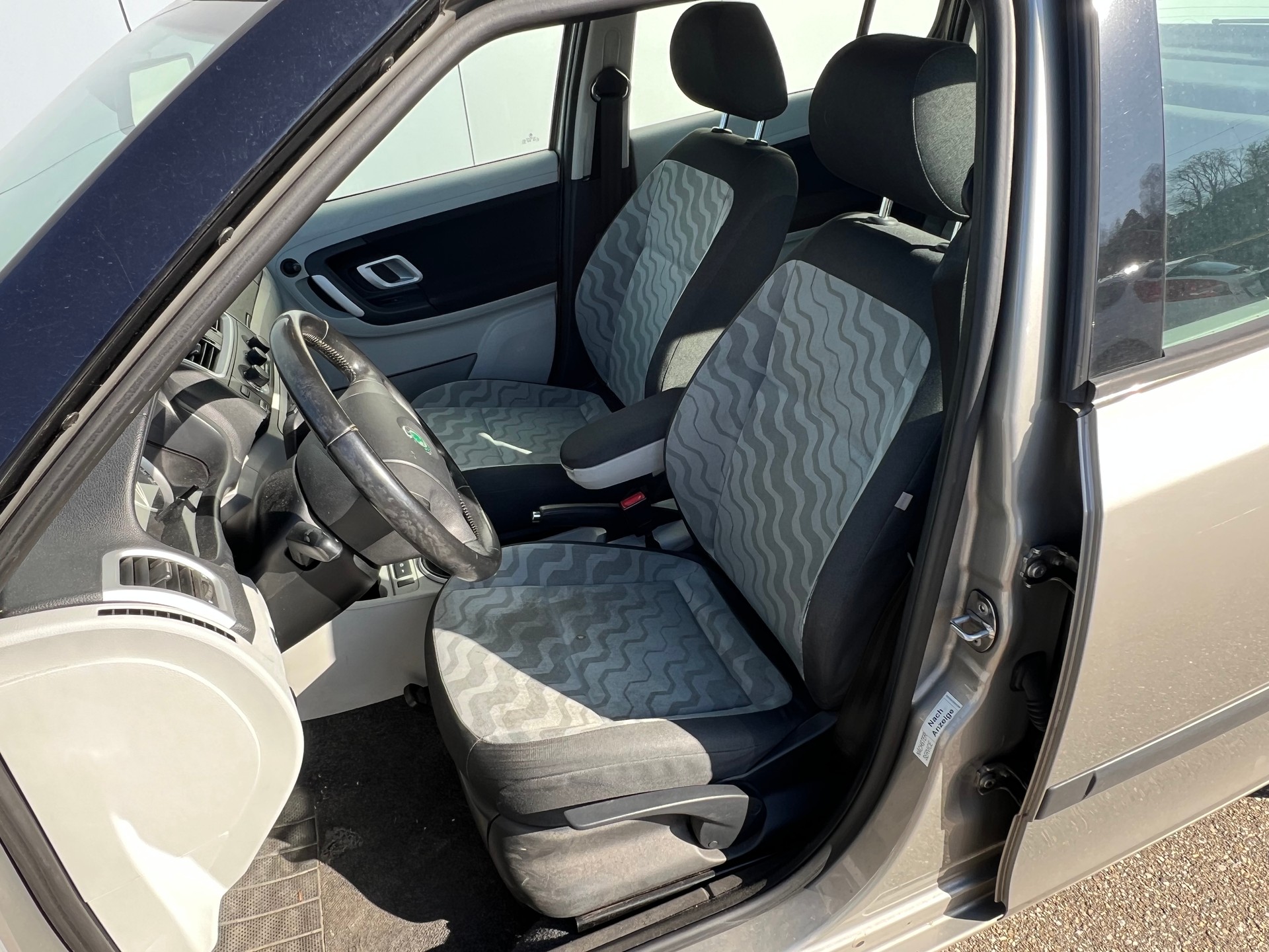 SKODA Fabia 1.4 Ambiente-image-6