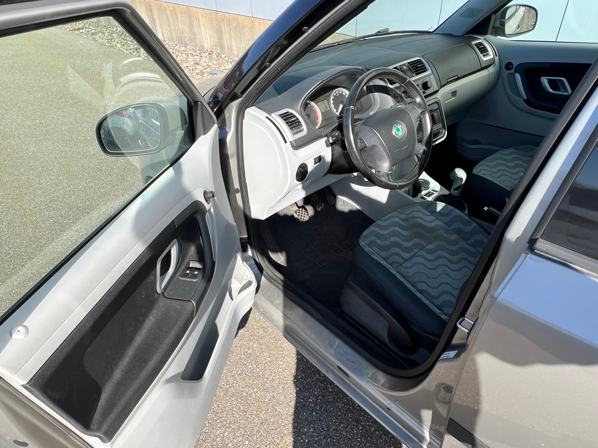 SKODA Fabia 1.4 Ambiente-image-5