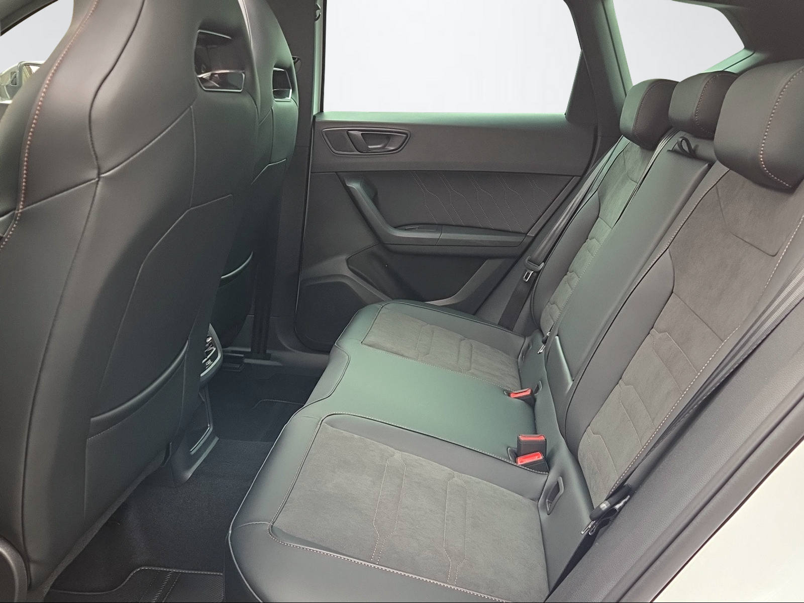 CUPRA Ateca 2.0 TSI Inicio 4Drive DSG-image-8