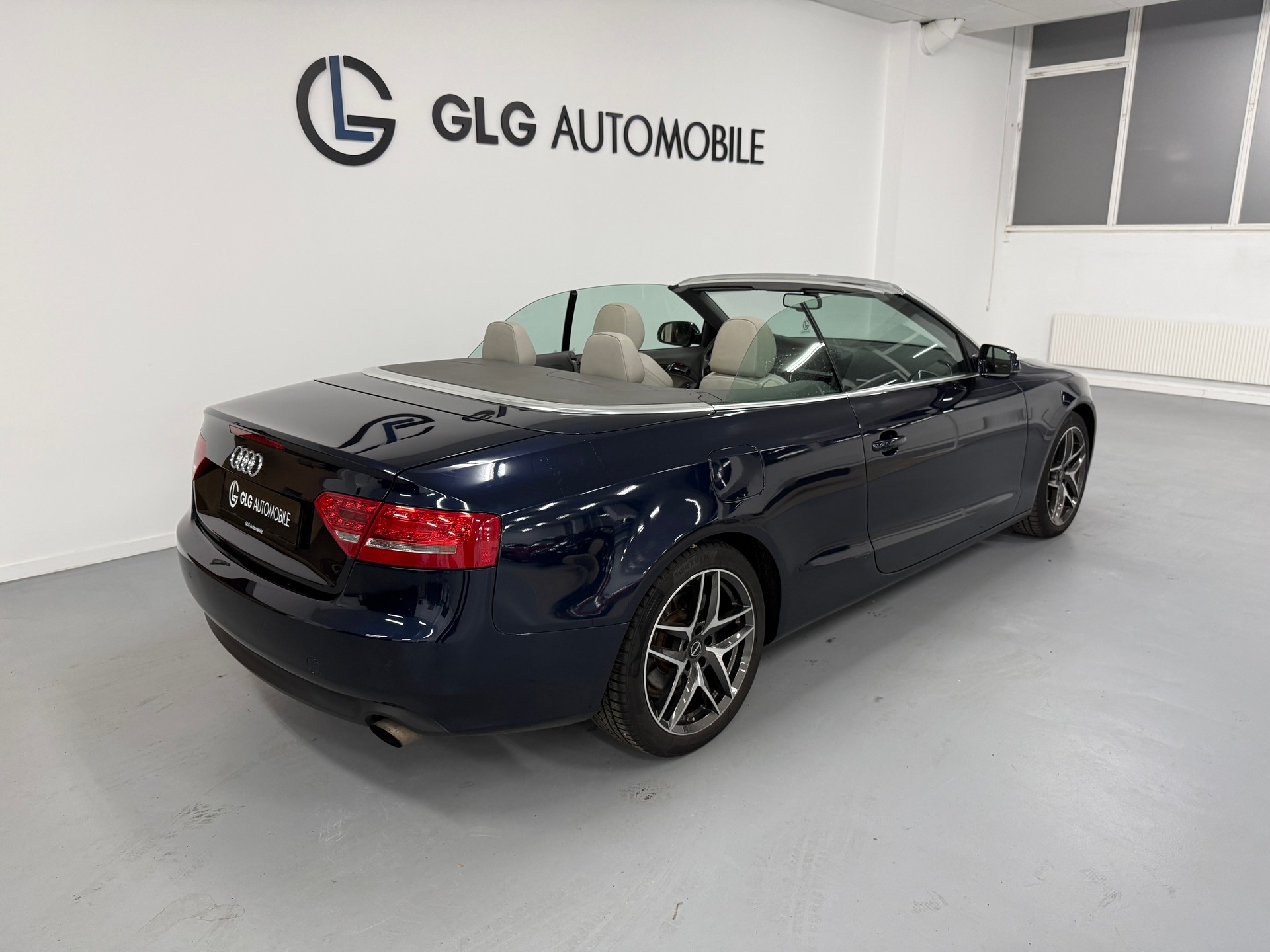 AUDI A5 Cabriolet 2.0 TFSI quattro S-tronic-showroom-element-2
